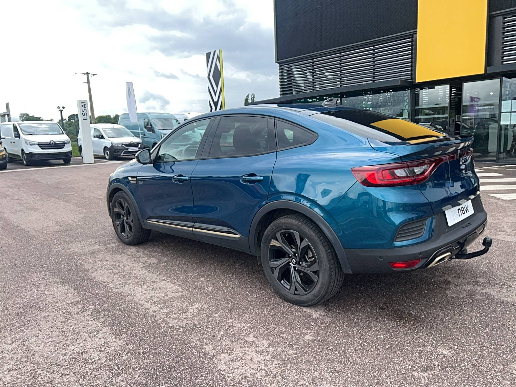 Vente en ligne Renault Arkana  E-Tech hybride 145 - 22 au prix de 22 991 €