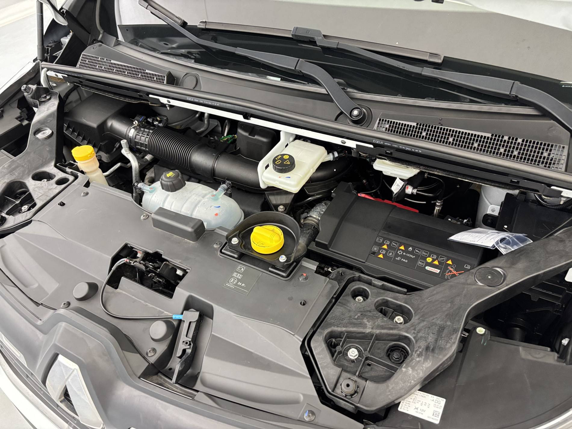 Vente en ligne Renault Trafic 3 Fourgon TRAFIC FG BLUE DCI 130 L1H1 3T GSR2 au prix de 22 900 €