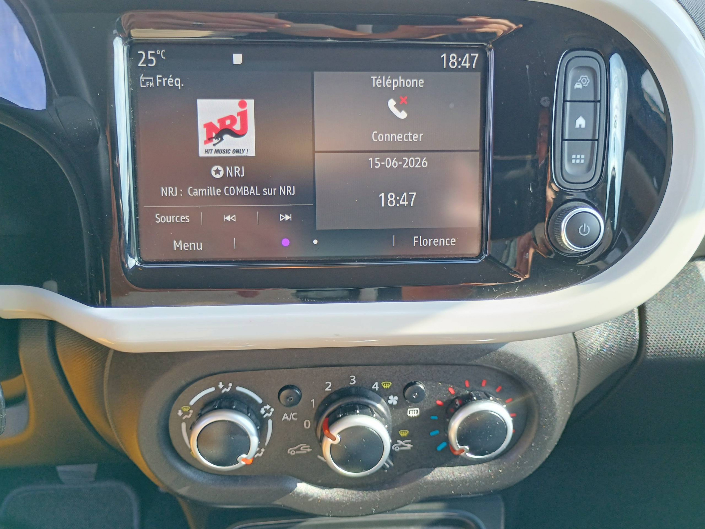Vente en ligne Renault Twingo 3  TCe 95 au prix de 11 990 €