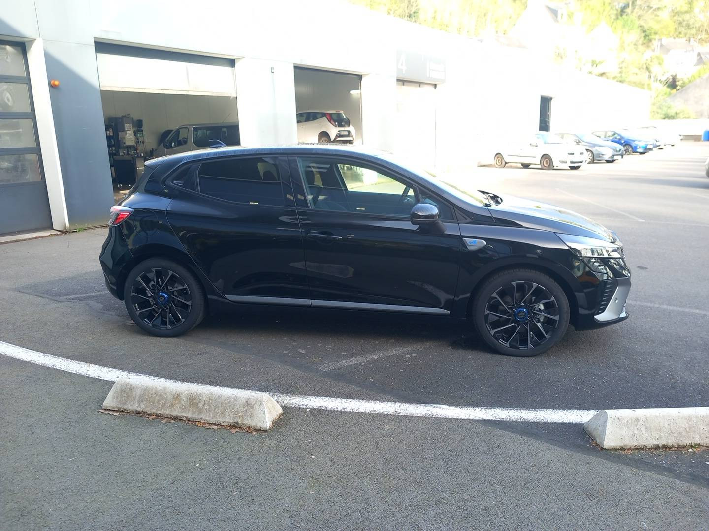 Vente en ligne Renault Clio 5 Clio E-Tech full hybrid 145 ch GSR2 au prix de 24 490 €