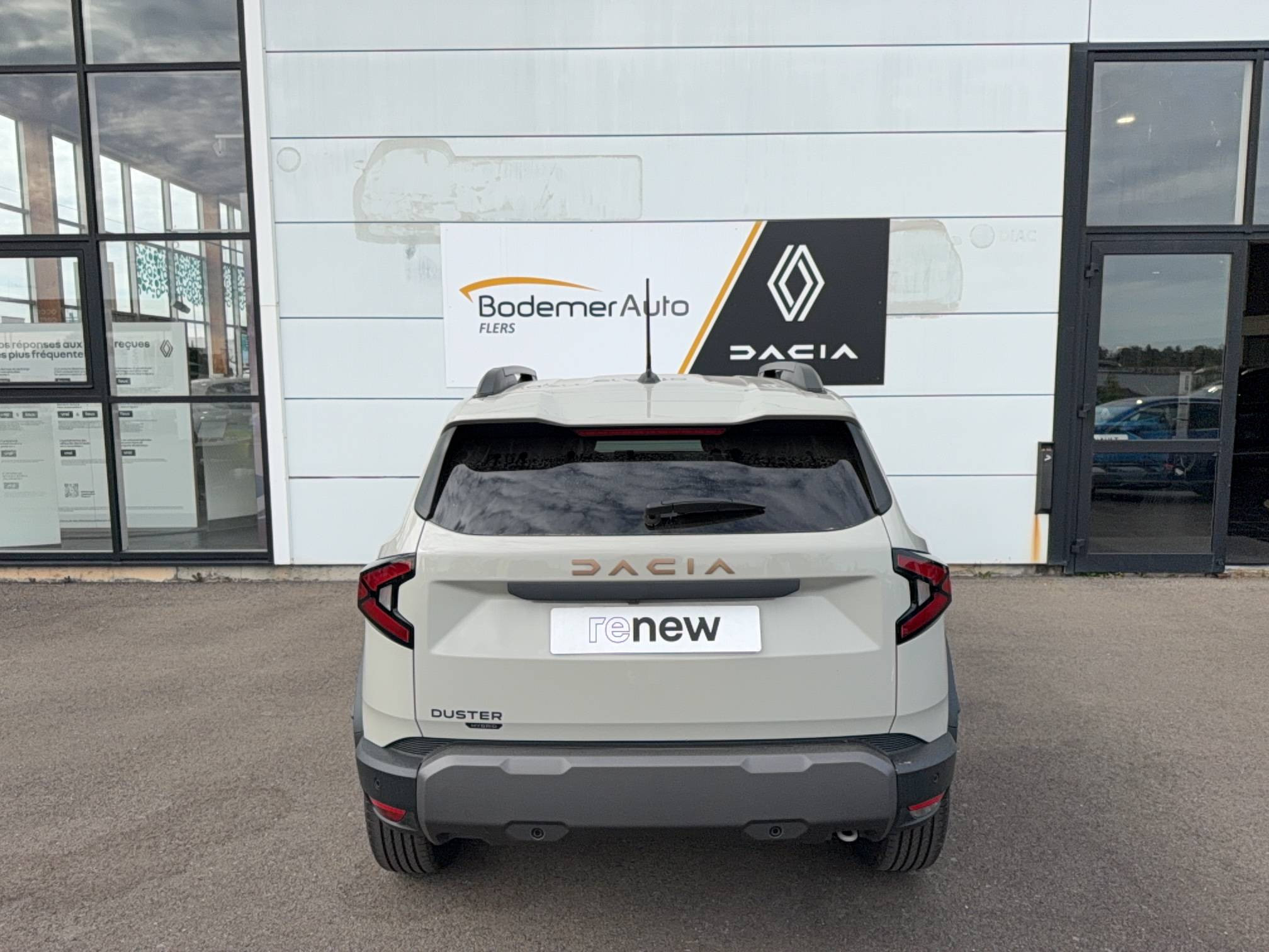 Vente en ligne Dacia Duster  Hybrid 155 au prix de 29 980 €