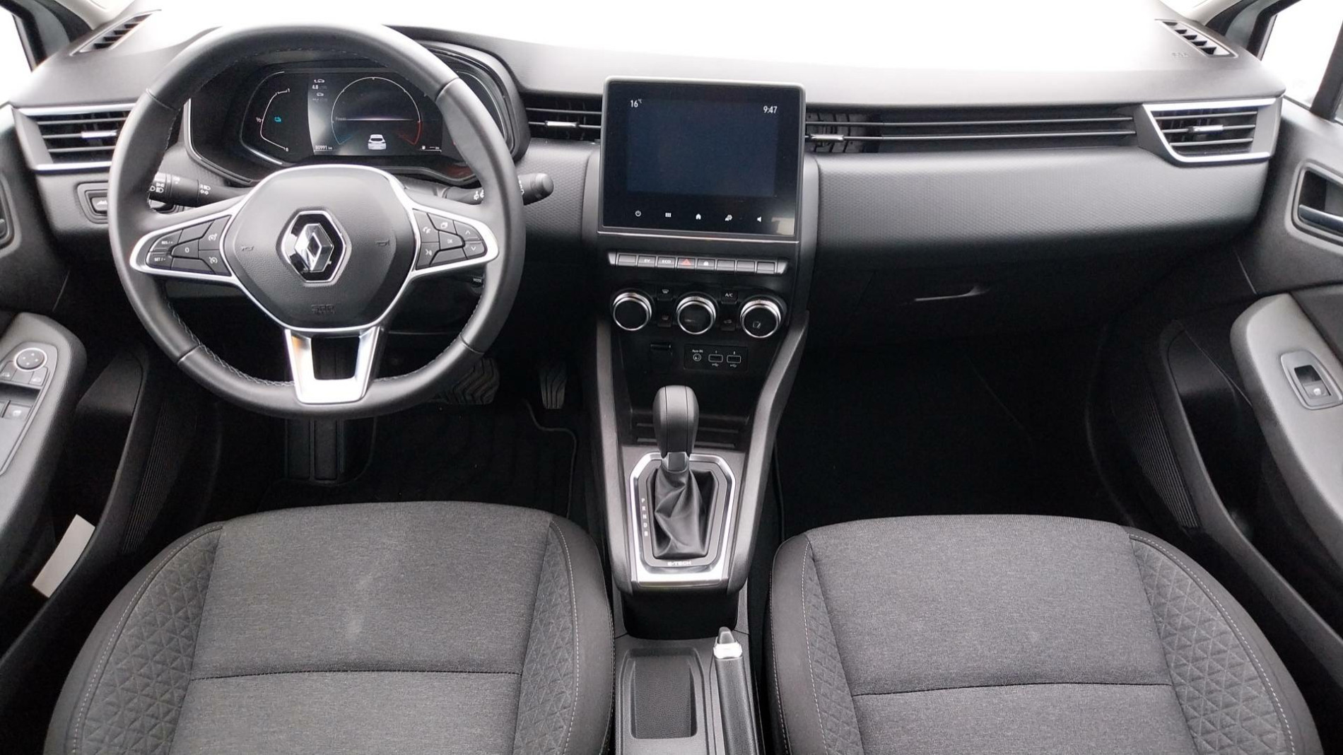 Vente en ligne Renault Clio 5 Clio E-Tech 140 - 21N au prix de 13 980 €