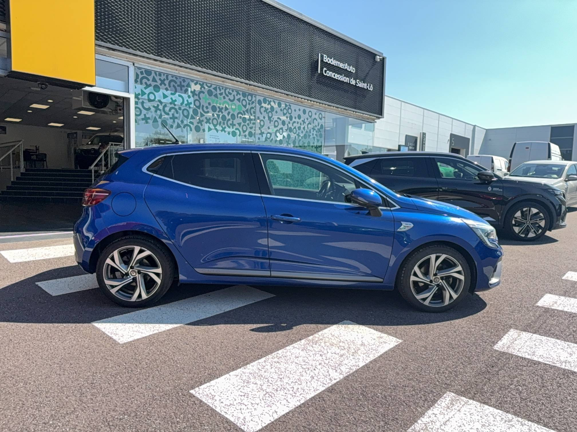 Vente en ligne Renault Clio 5 Clio TCe 140 - 21 au prix de 15 540 €