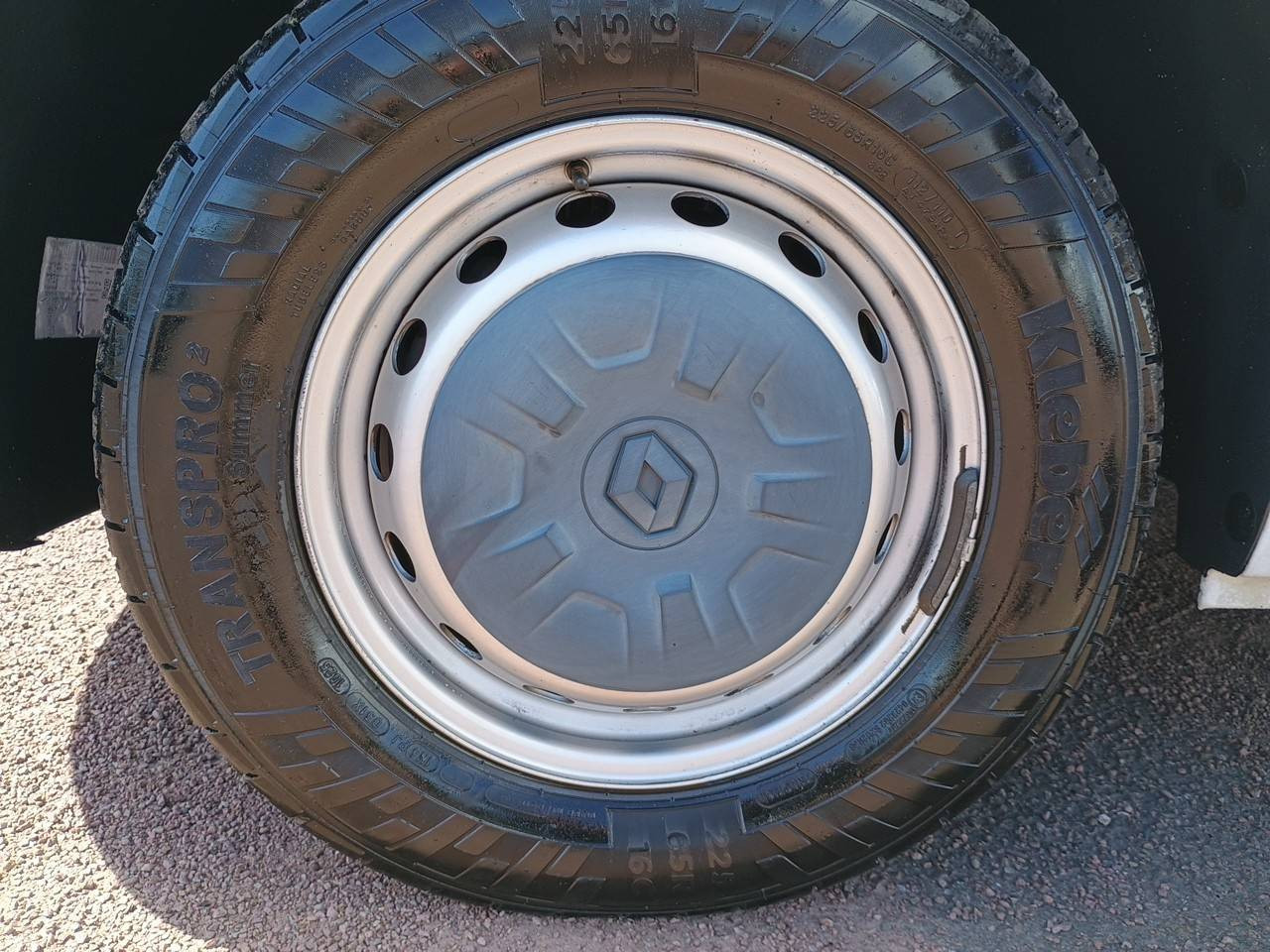 Vente en ligne Renault Master Fourgon MASTER FGN TRAC F3300 L2H2 BLUE DCI 135 au prix de 23 490 €