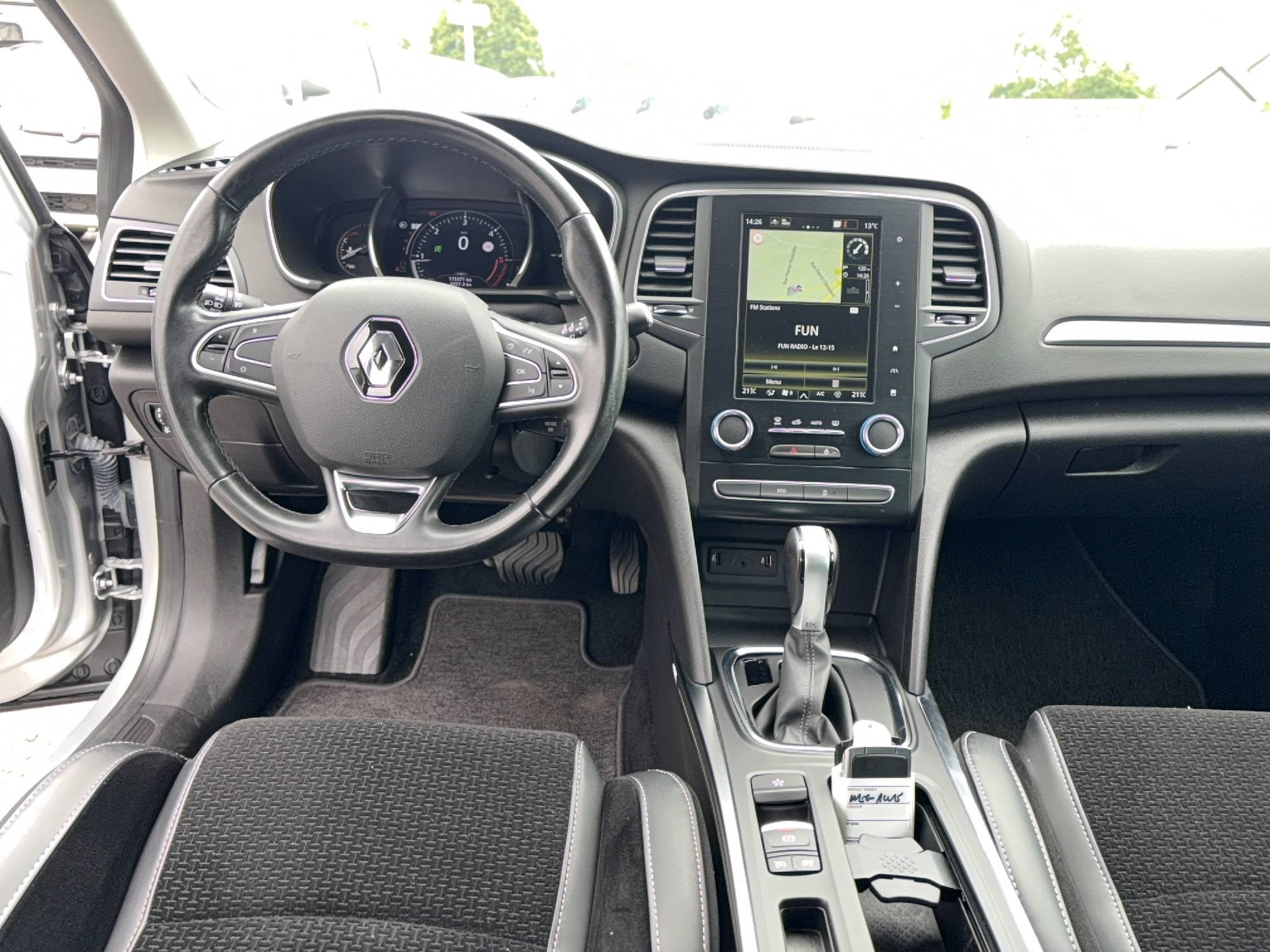 Vente en ligne Renault Megane 4 Mégane IV Berline Blue dCi 115 EDC au prix de 14 490 €