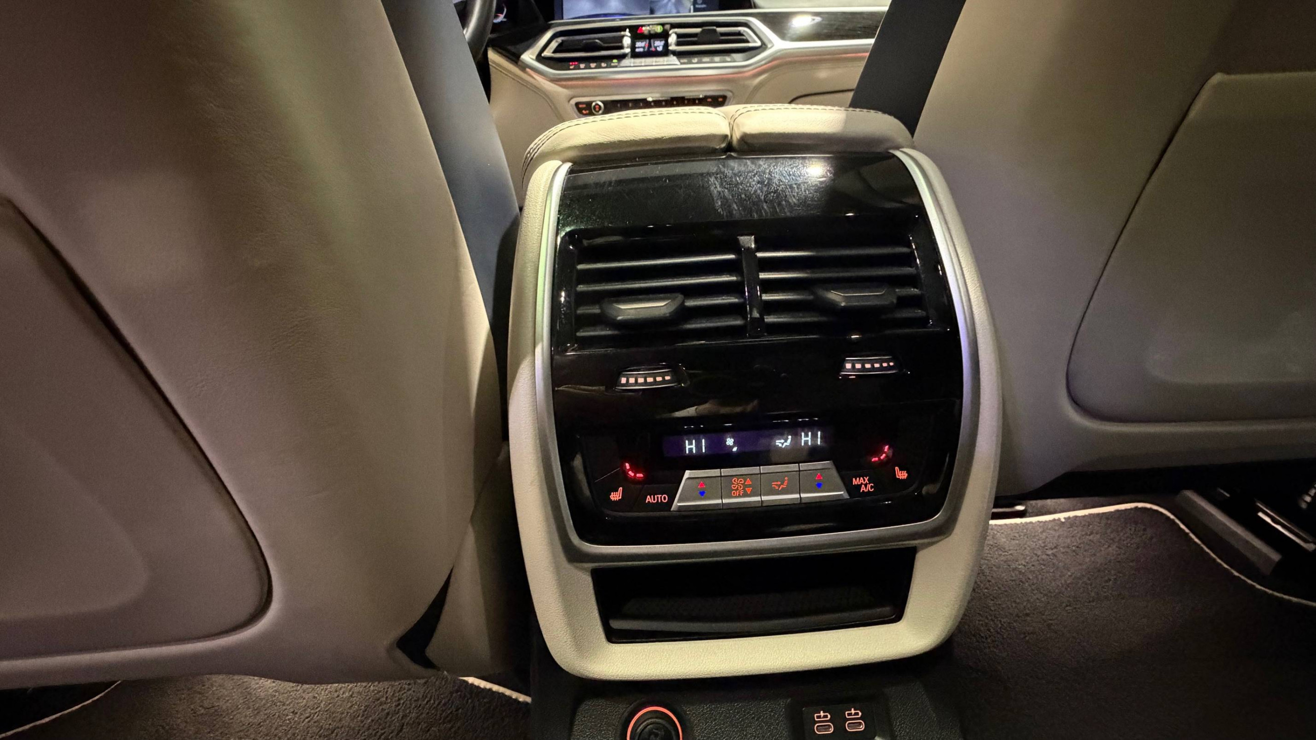 Vente en ligne Bmw X7 X7 M50i 530 ch BVA8 au prix de 72 990 €