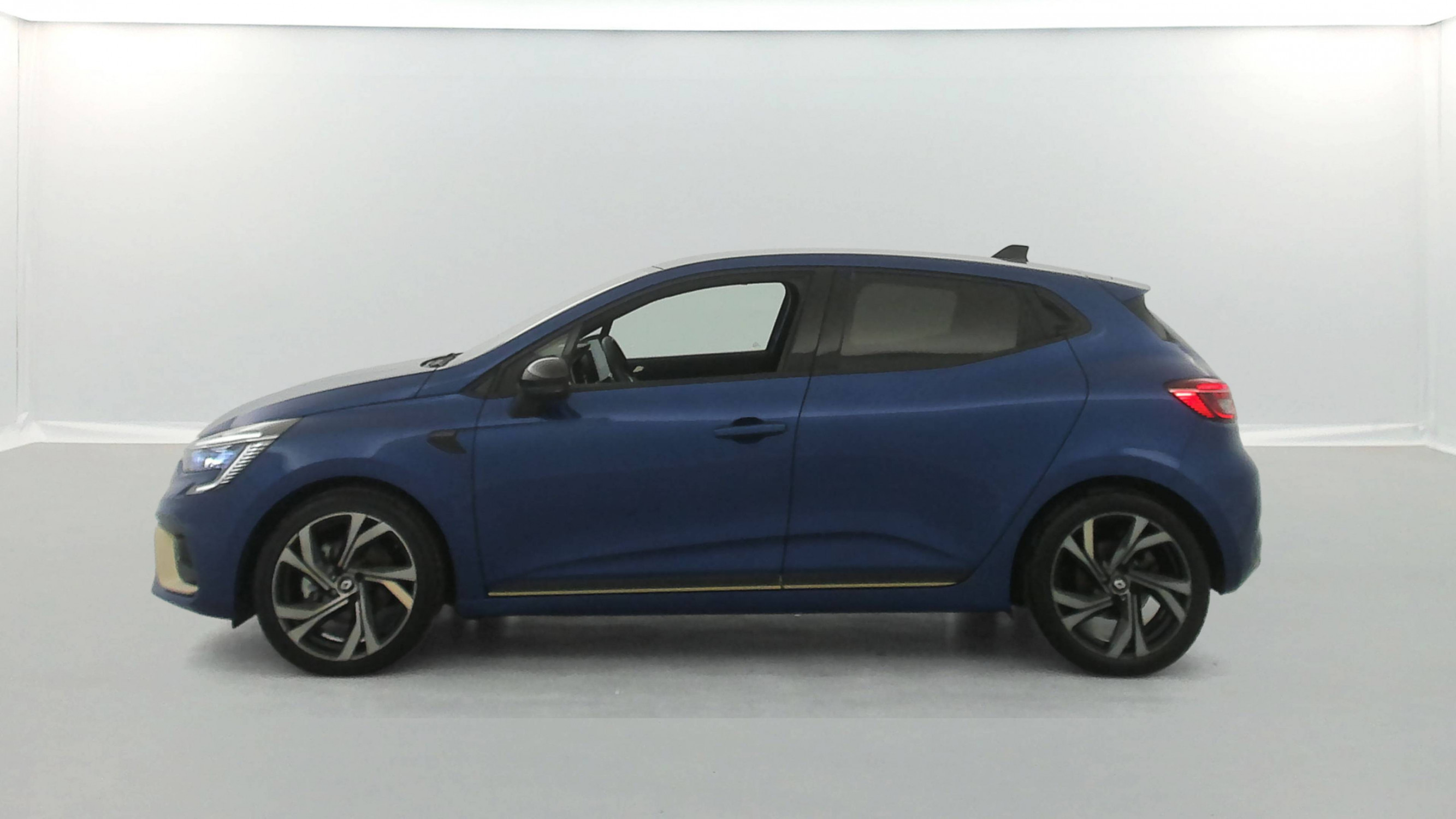 Vente en ligne Renault Clio 5 Clio E-Tech full hybrid 145 au prix de 19 990 €