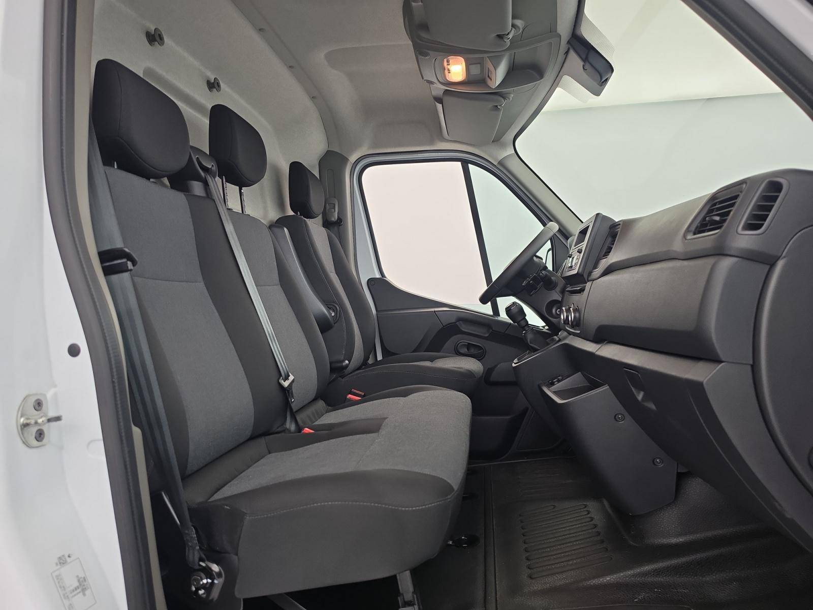 Vente en ligne Renault Master Fourgon MASTER FGN TRAC F3500 L3H3 BLUE DCI 135 au prix de 25 900 €