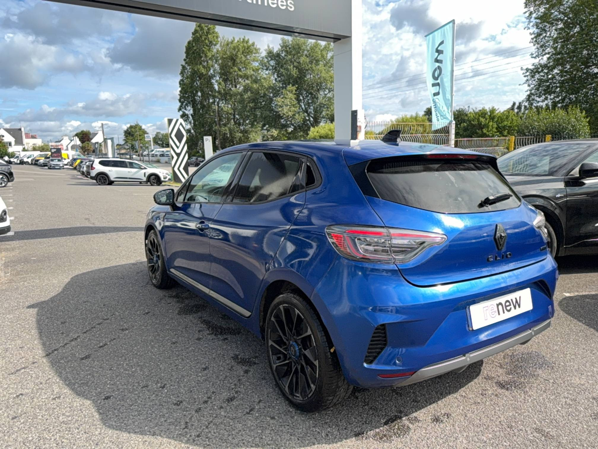 Vente en ligne Renault Clio 5 Clio E-Tech full hybrid 145 au prix de 21 500 €