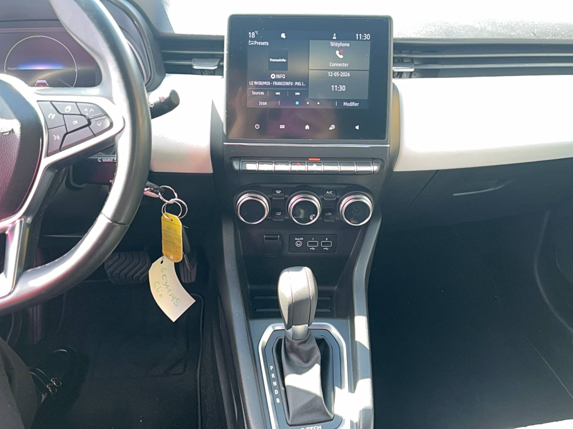 Vente en ligne Renault Clio 5 Clio E-Tech 140 - 21N au prix de 15 991 €