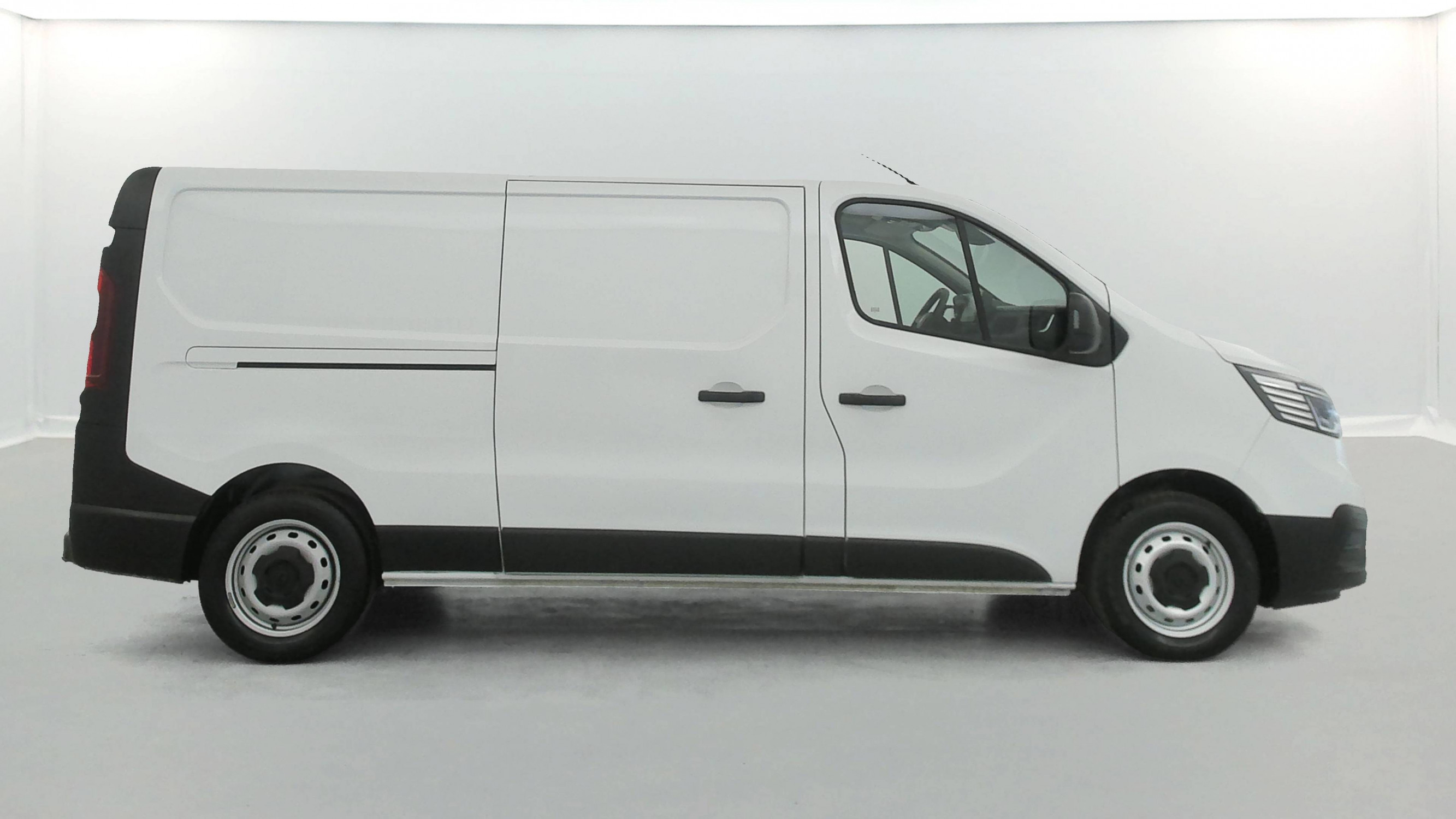 Vente en ligne Renault Trafic 3 Fourgon TRAFIC FGN L2H1 3000 KG BLUE DCI 130 au prix de 22 490 €