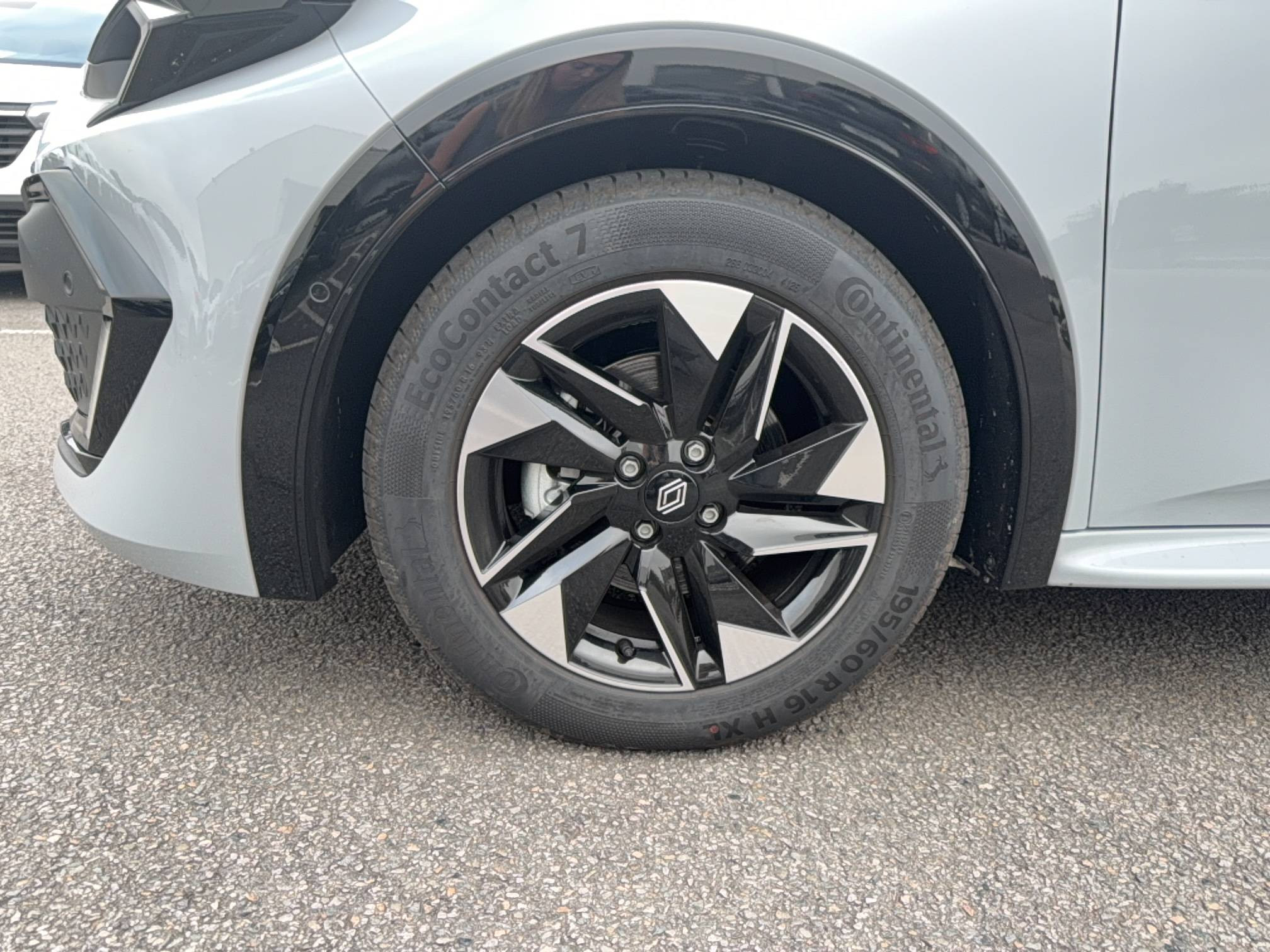 Vente en ligne Renault Clio 6 Clio E-Tech full hybrid 160 ch au prix de 25 990 €