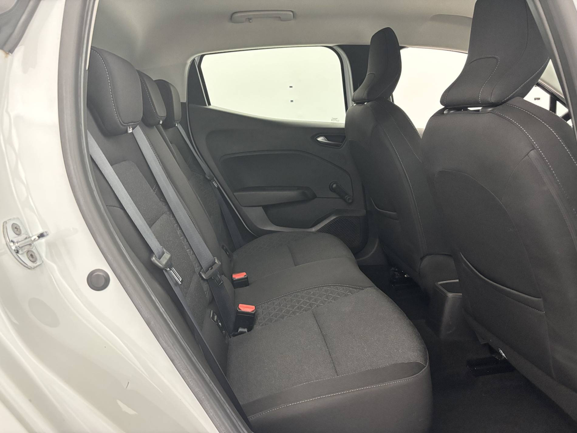 Vente en ligne Renault Clio 5 Clio TCe 90 - 21 au prix de 13 990 €