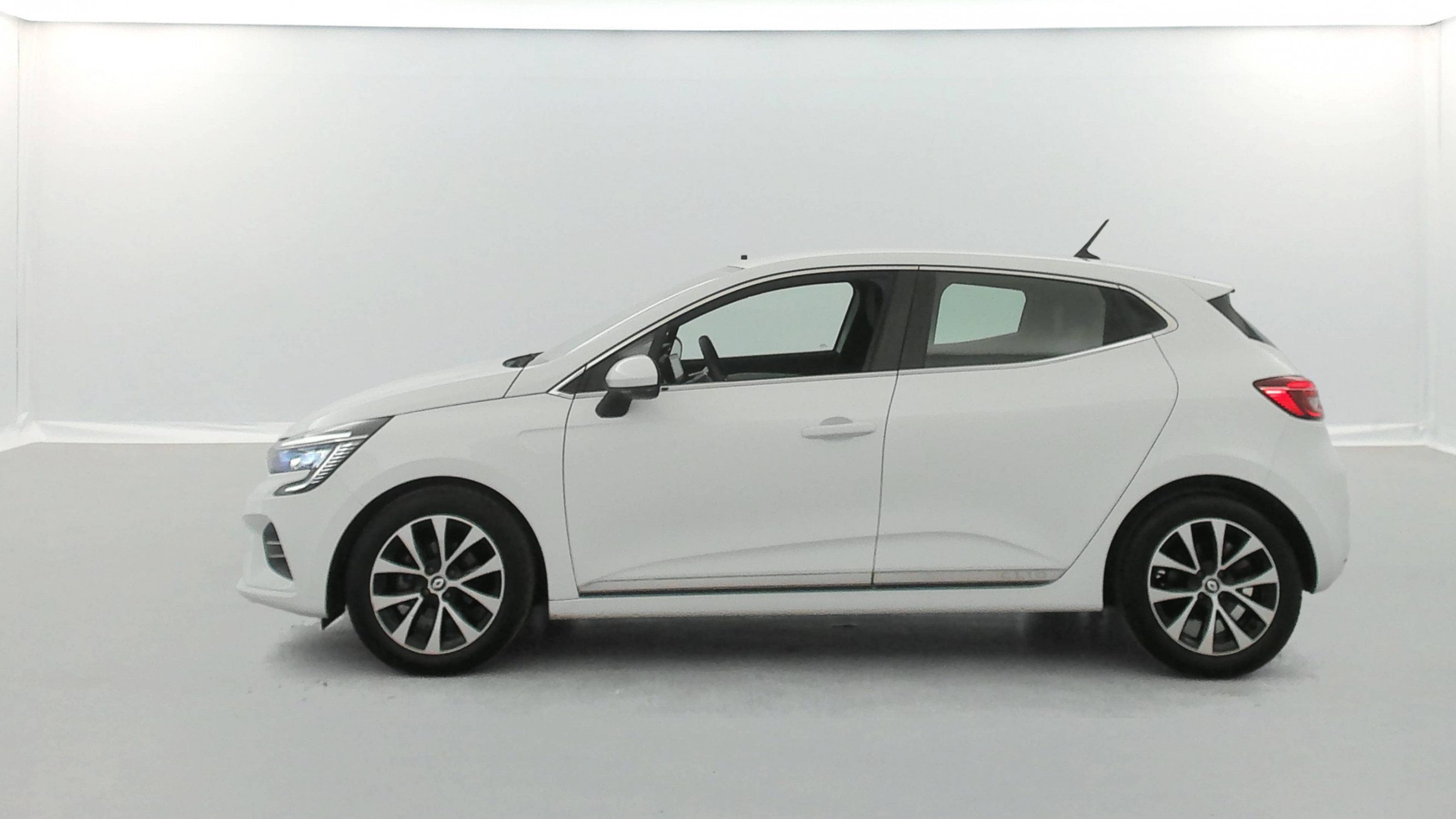 Vente en ligne Renault Clio 5 Clio TCe 100 GPL - 21N au prix de 14 890 €