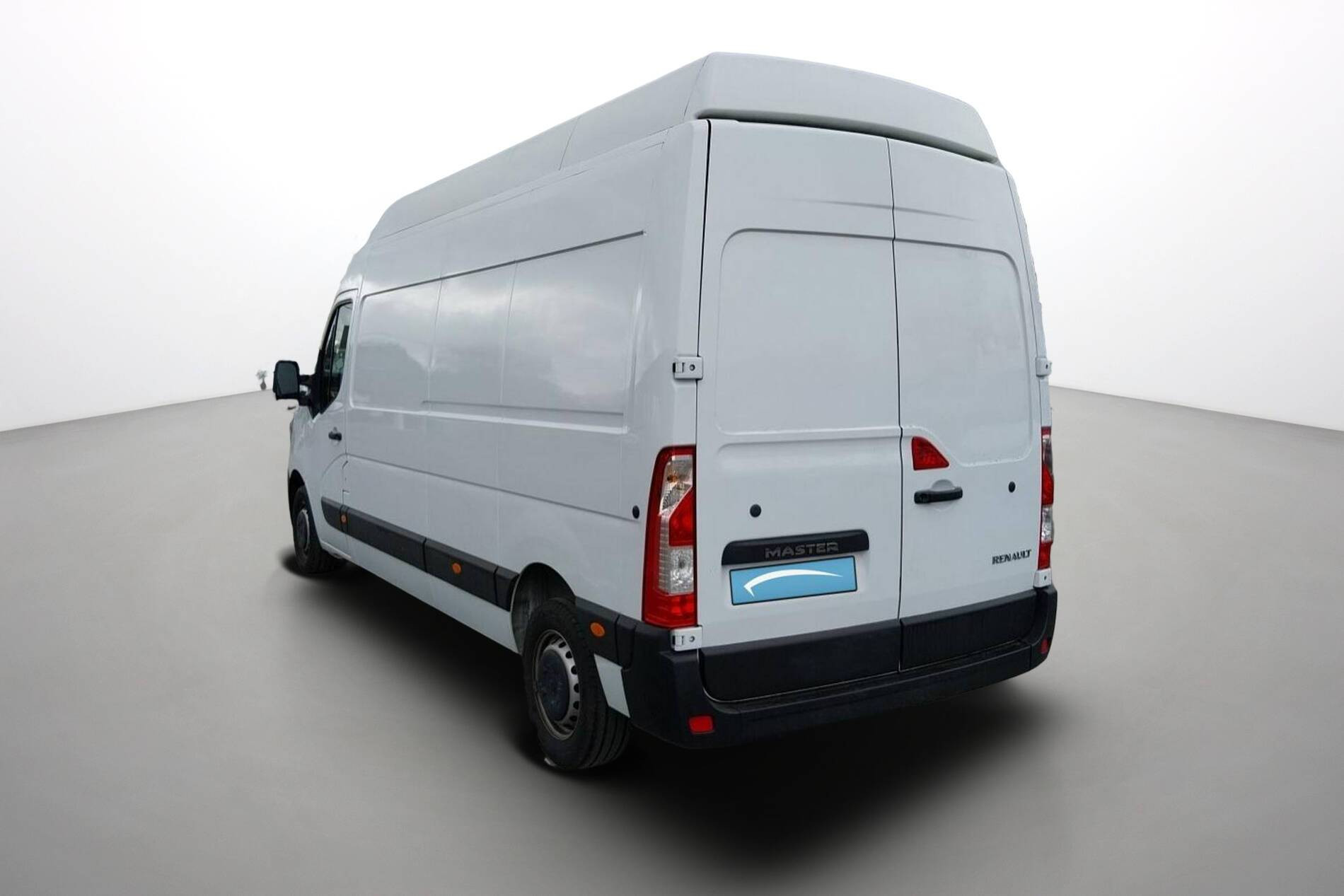 Vente en ligne Renault Master Fourgon MASTER FGN TRAC F3500 L3H3 BLUE DCI 135 au prix de 29 990 €