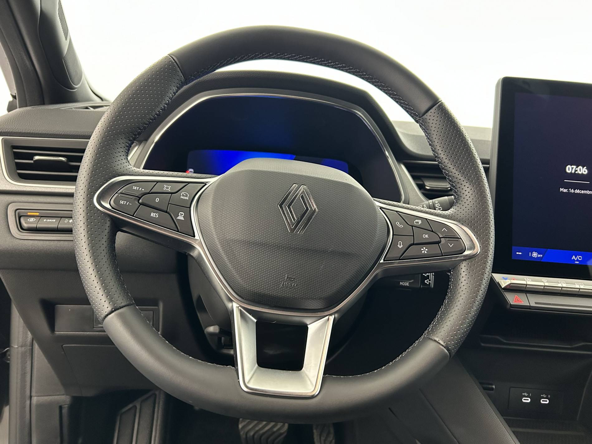 Vente en ligne Renault Symbioz  E-Tech full hybrid 145 au prix de 28 990 €