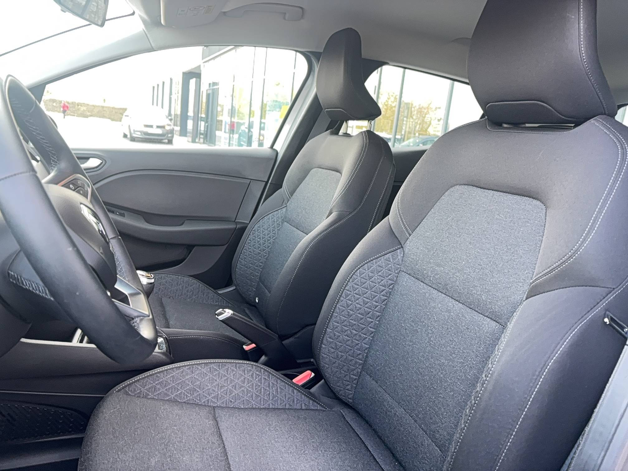 Vente en ligne Renault Clio 5 Clio TCe 90 au prix de 13 690 €