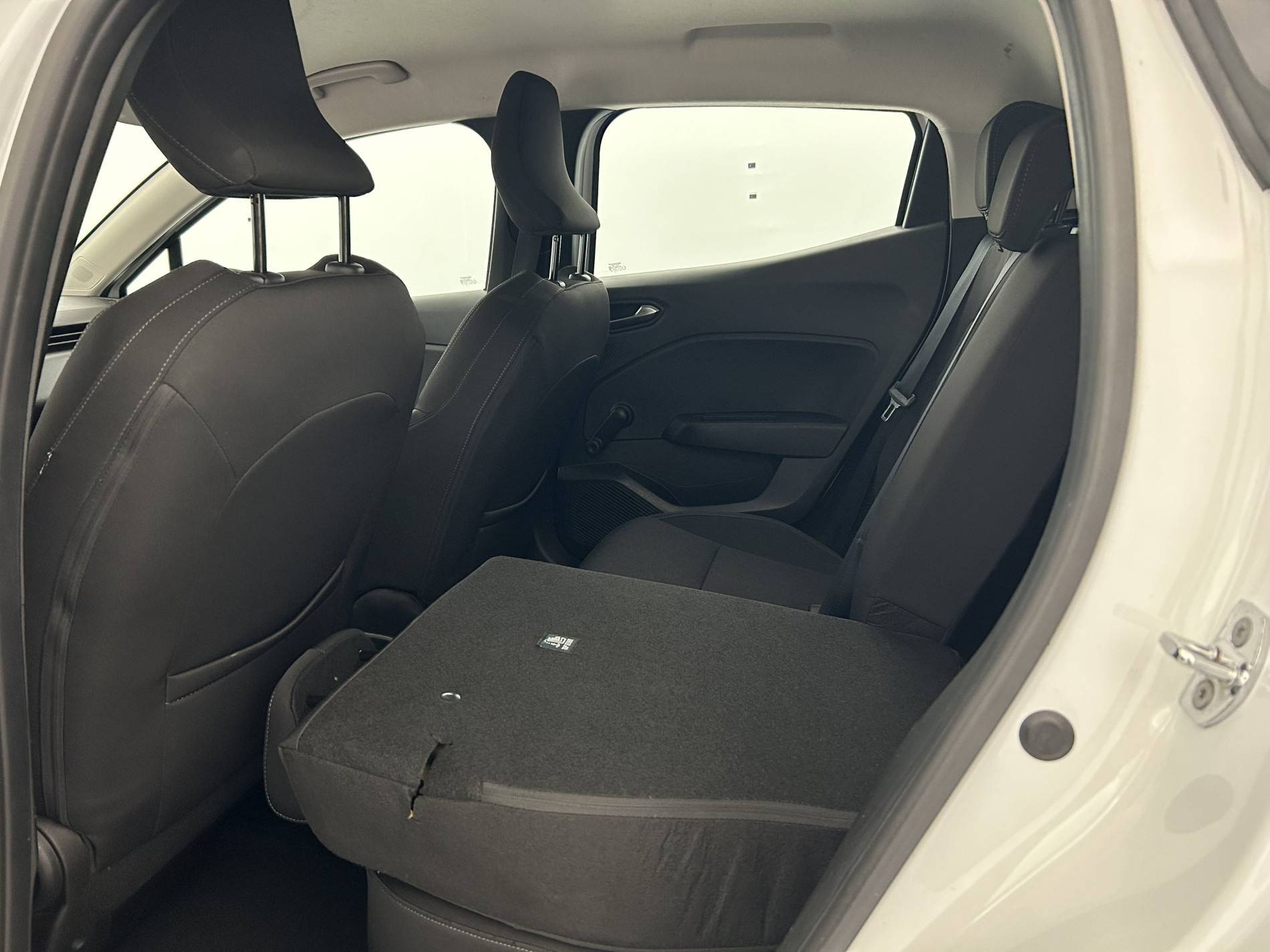 Vente en ligne Renault Clio 5 Clio E-Tech full hybrid 145 au prix de 14 490 €