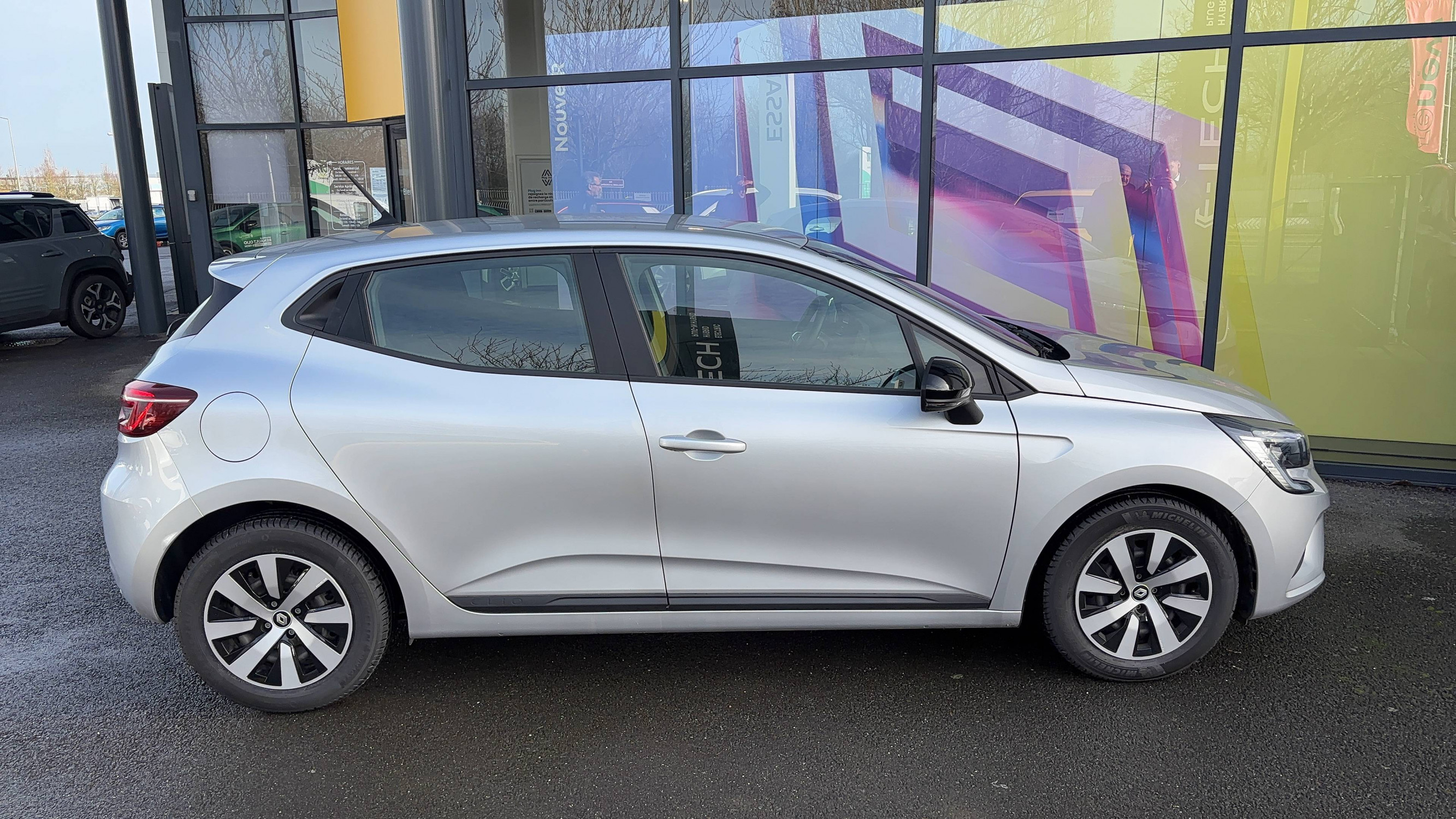 Vente en ligne Renault Clio 5 Clio TCe 90 au prix de 15 490 €