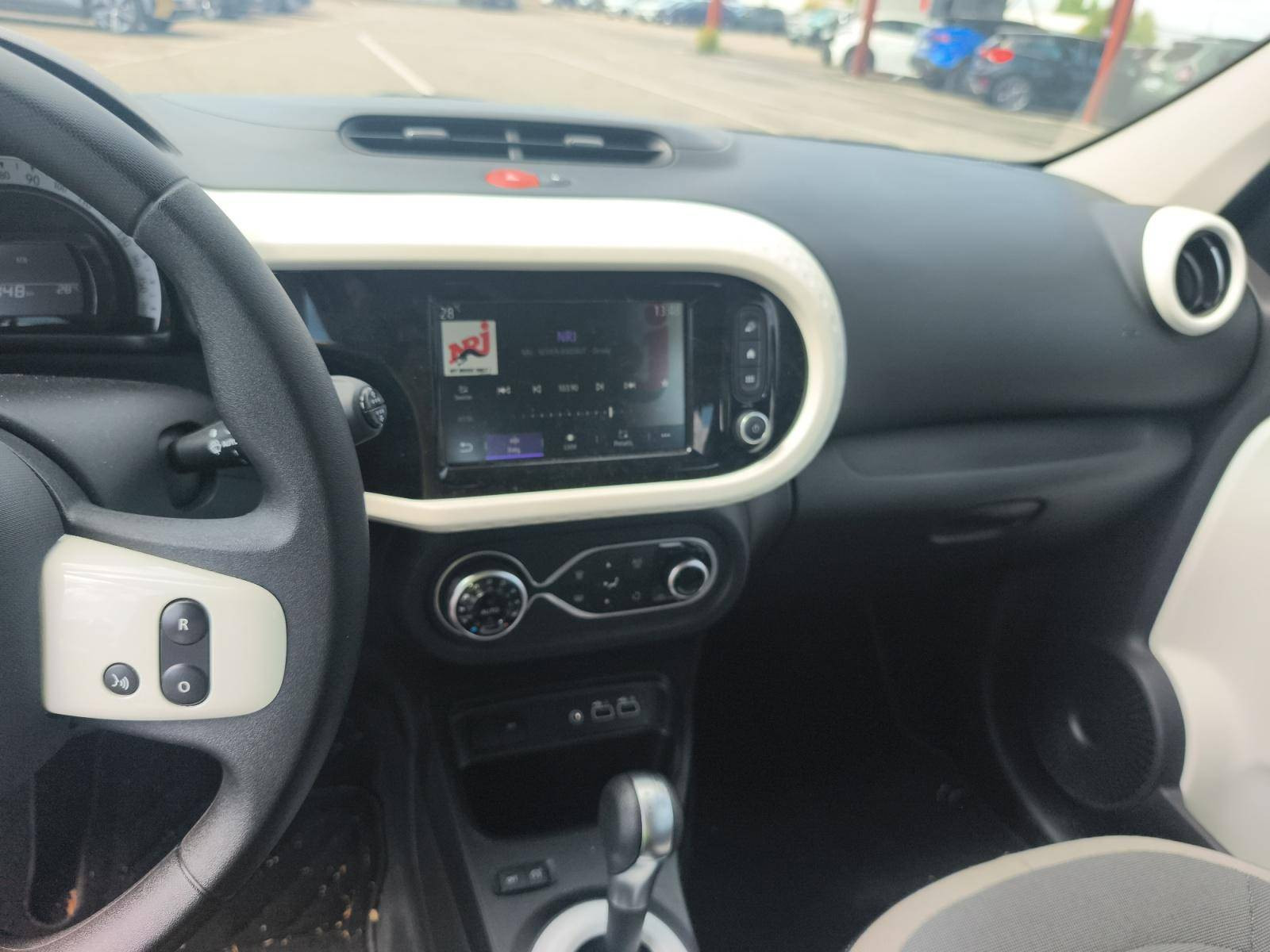 Vente en ligne Renault Twingo Electrique Twingo III E-Tech au prix de 14 890 €