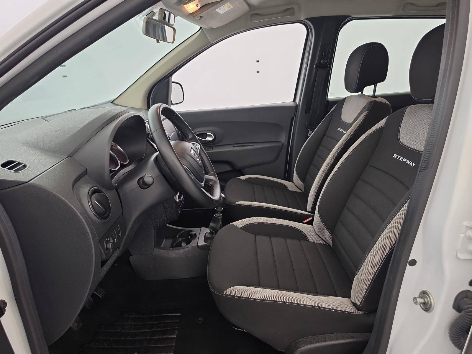 Vente en ligne Dacia Lodgy  Blue dCi 115 7 places au prix de 16 890 €