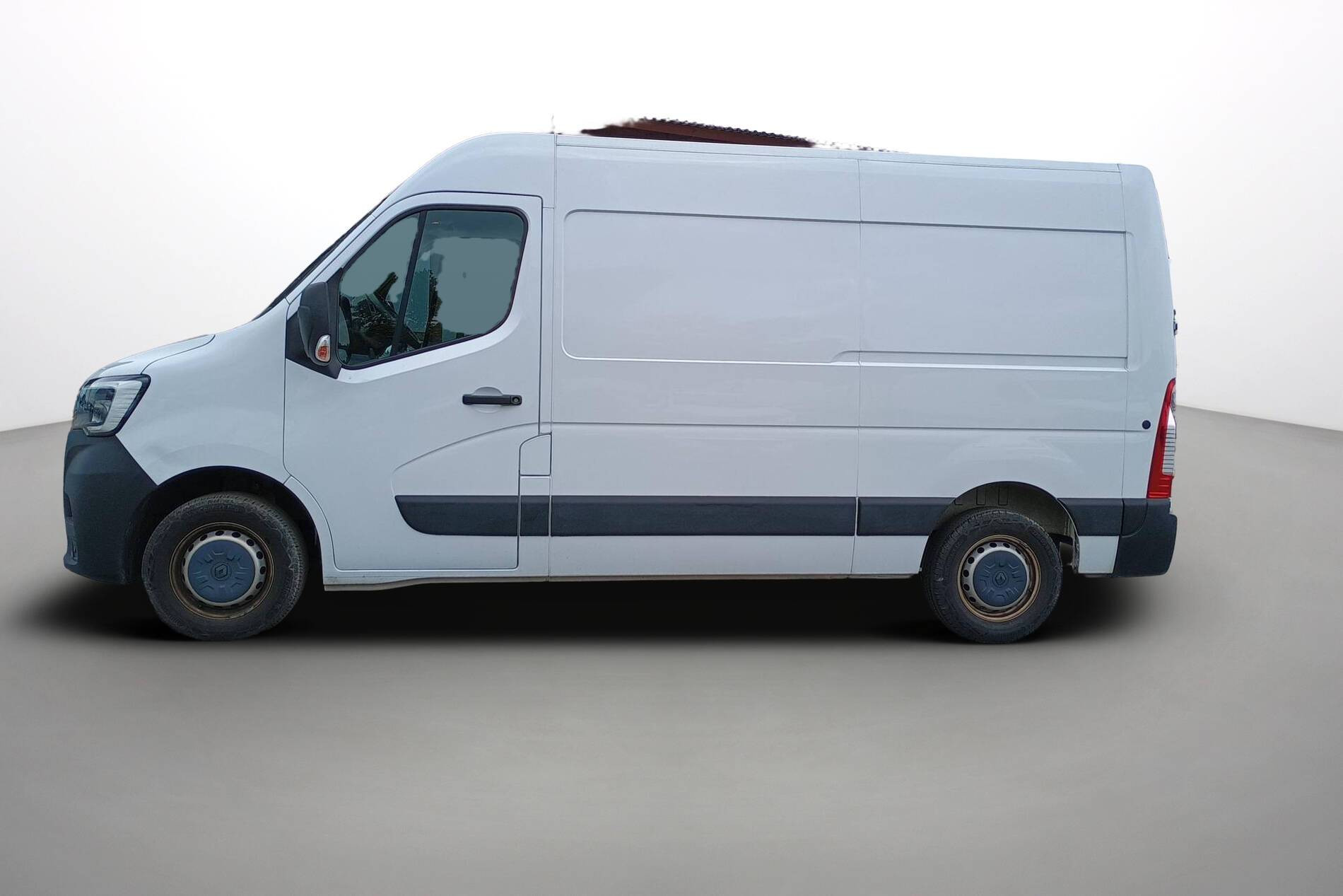 Vente en ligne Renault Master Fourgon MASTER FGN TRAC F3500 L2H2 BLUE DCI 135 au prix de 22 980 €