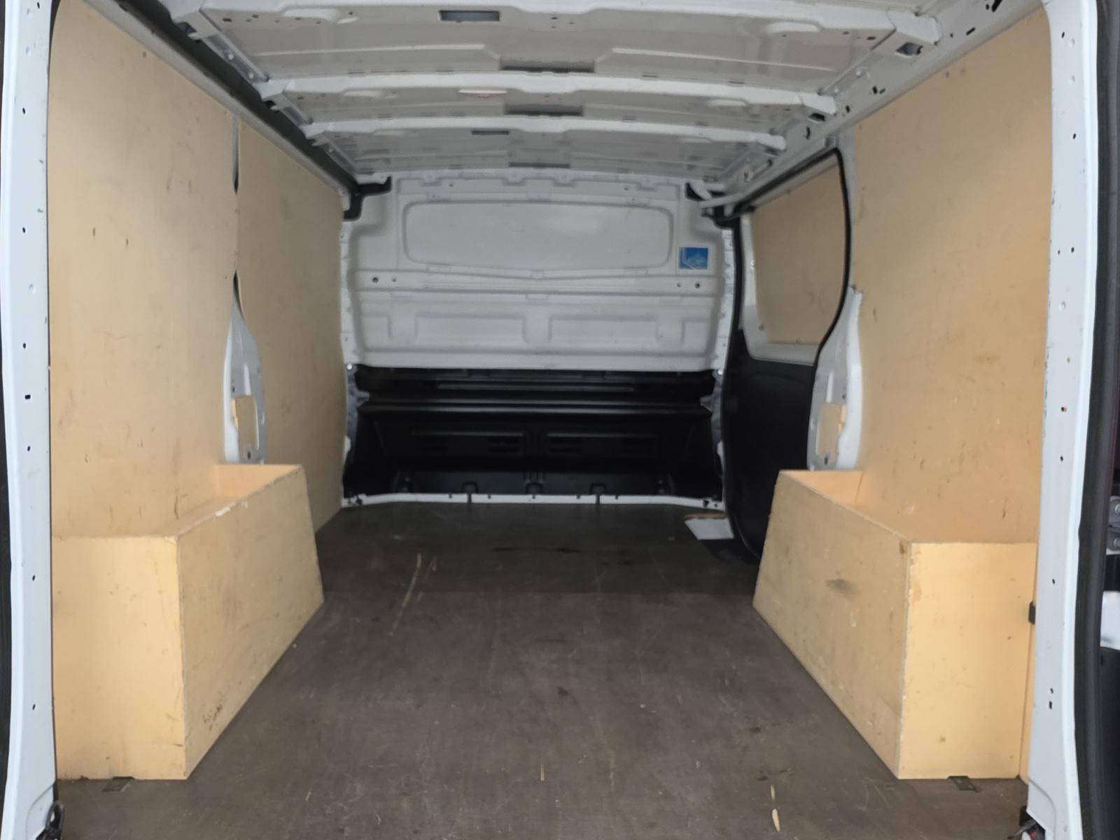 Vente en ligne Renault Trafic 3 Fourgon TRAFIC FG BLUE DCI 150 L1H1 2T8 GSR2 au prix de 23 940 €