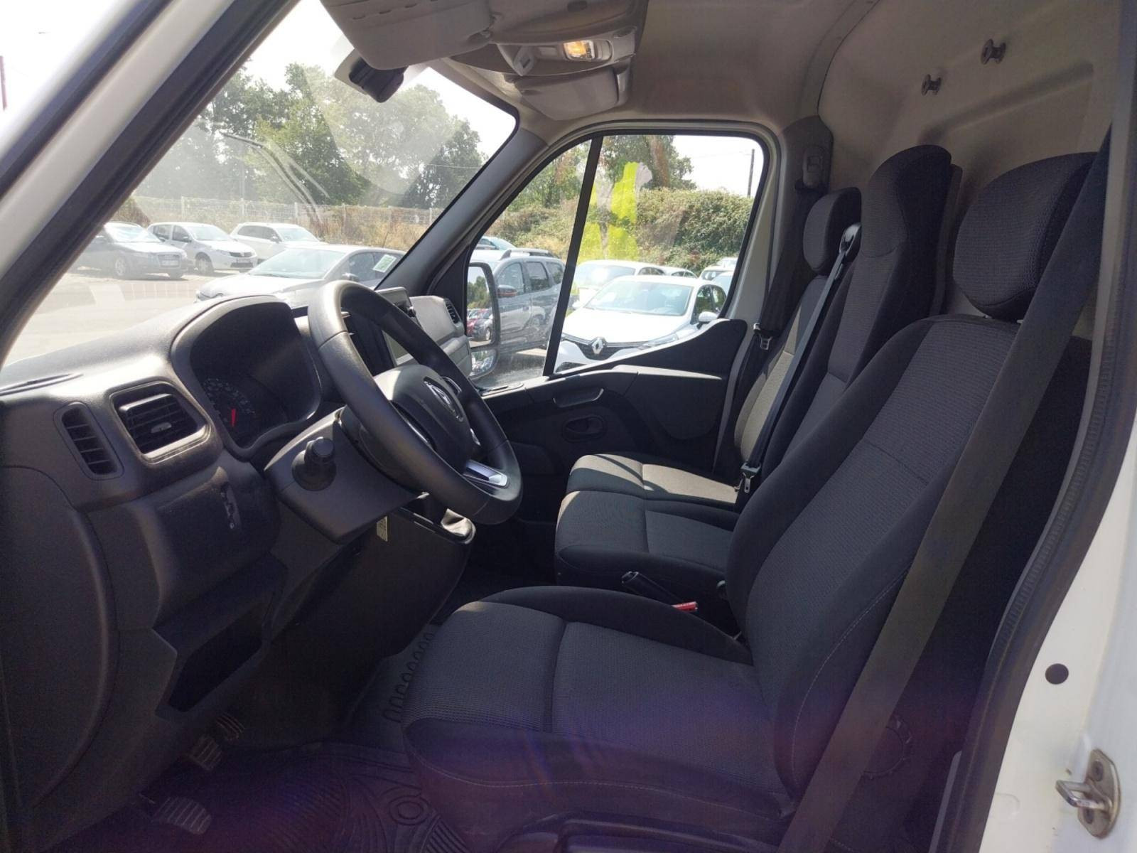 Vente en ligne Renault Master Fourgon MASTER FGN TRAC F3500 L2H2 BLUE DCI 135 au prix de 16 990 €