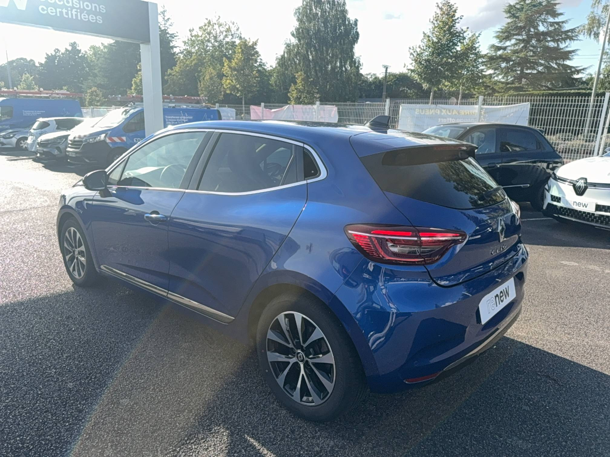 Vente en ligne Renault Clio 5 Clio E-Tech full hybrid 145 au prix de 18 490 €