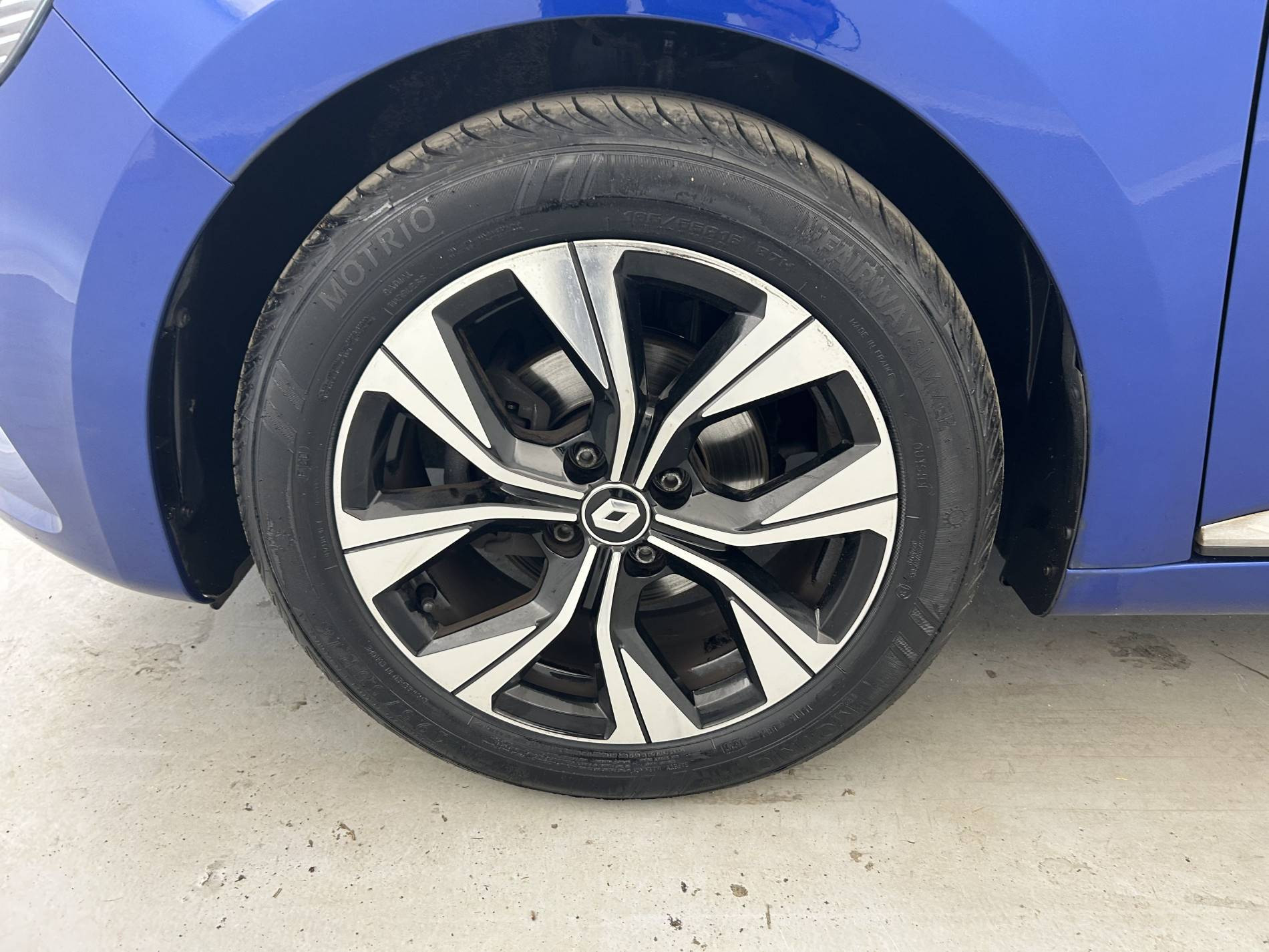 Vente en ligne Renault Clio 5 Clio TCe 90 - 21N au prix de 14 290 €