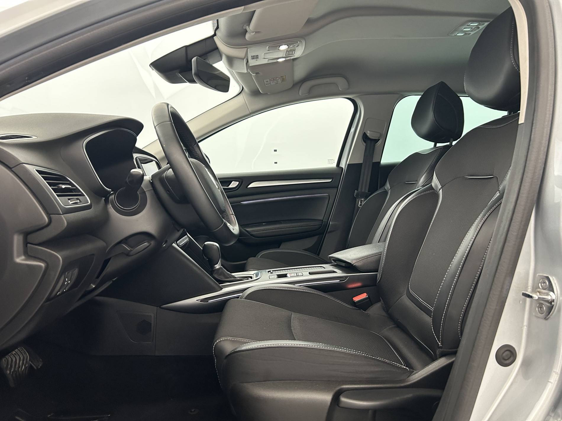 Vente en ligne Renault Megane 4 Estate Mégane IV Estate Blue dCi 115 EDC - 21N au prix de 15 990 €