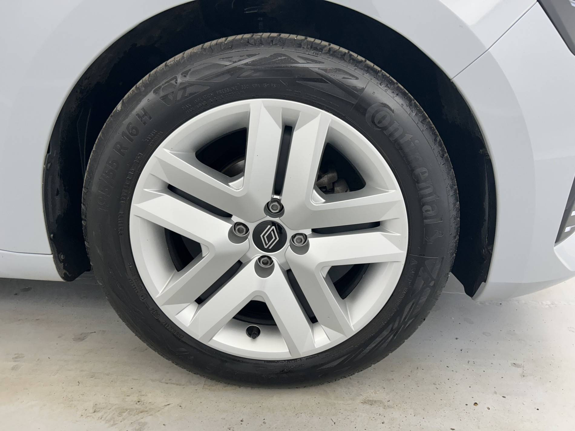 Vente en ligne Renault Clio 5 Clio TCe 90 au prix de 15 790 €