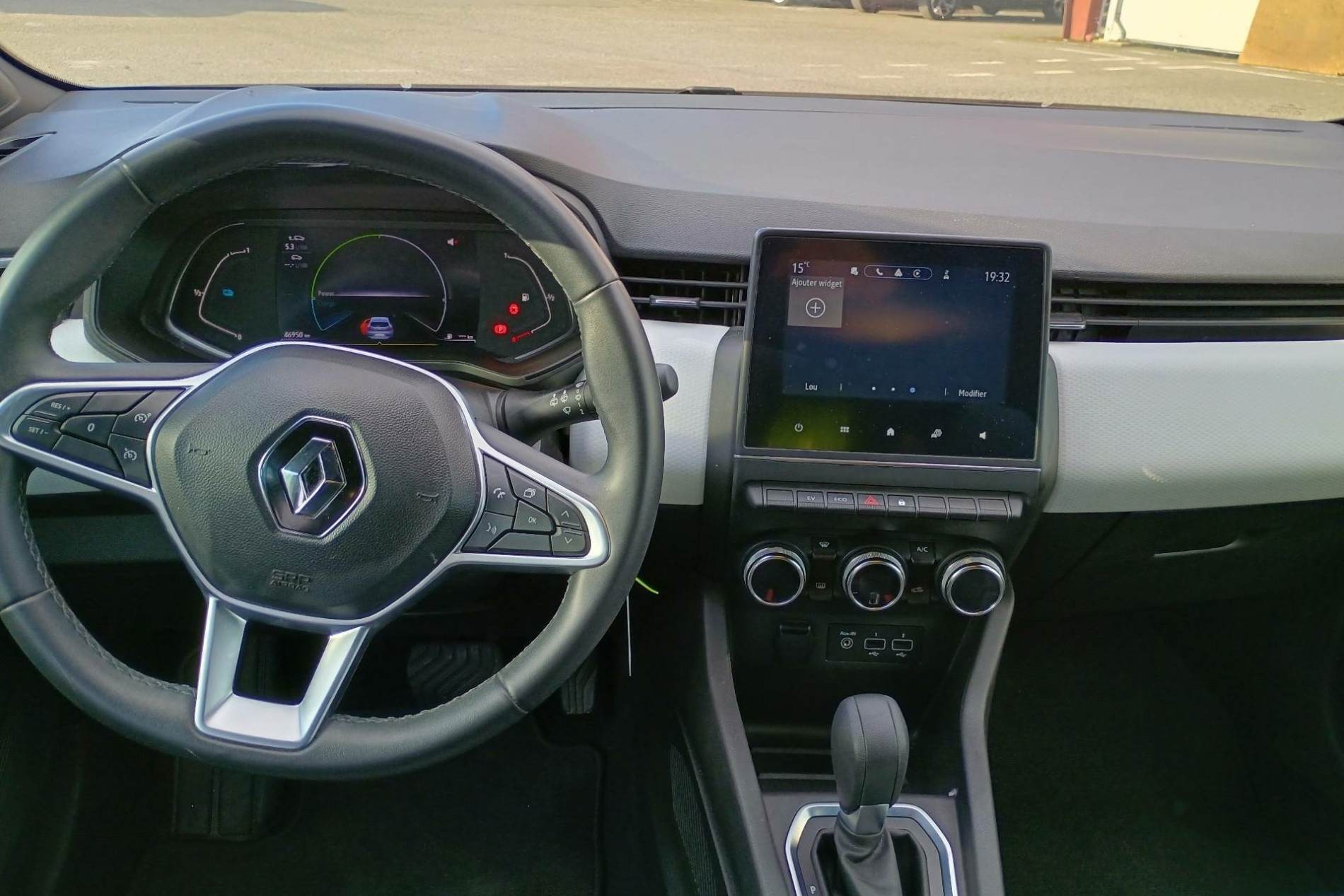 Vente en ligne Renault Clio 5 Clio E-Tech 140 - 21N au prix de 15 990 €