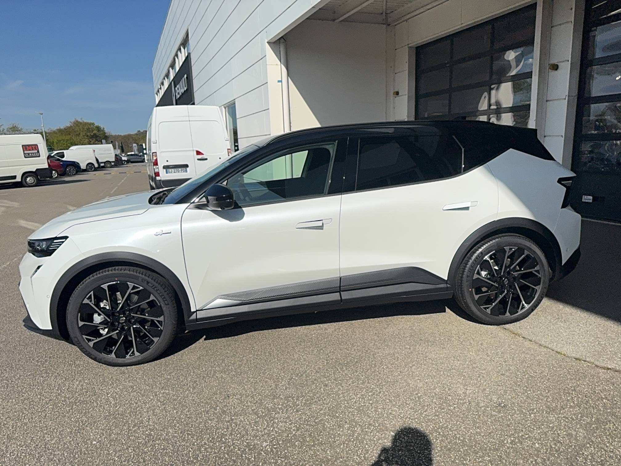 Vente en ligne Renault Scenic E-Tech  220 ch grande autonomie au prix de 47 990 €