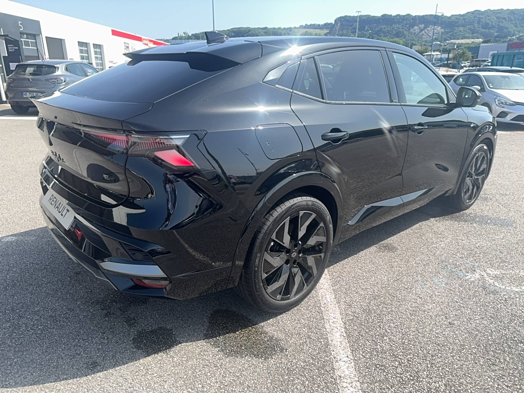 Vente en ligne Renault Rafale  E-Tech full hybrid 200 ch au prix de 53 000 €