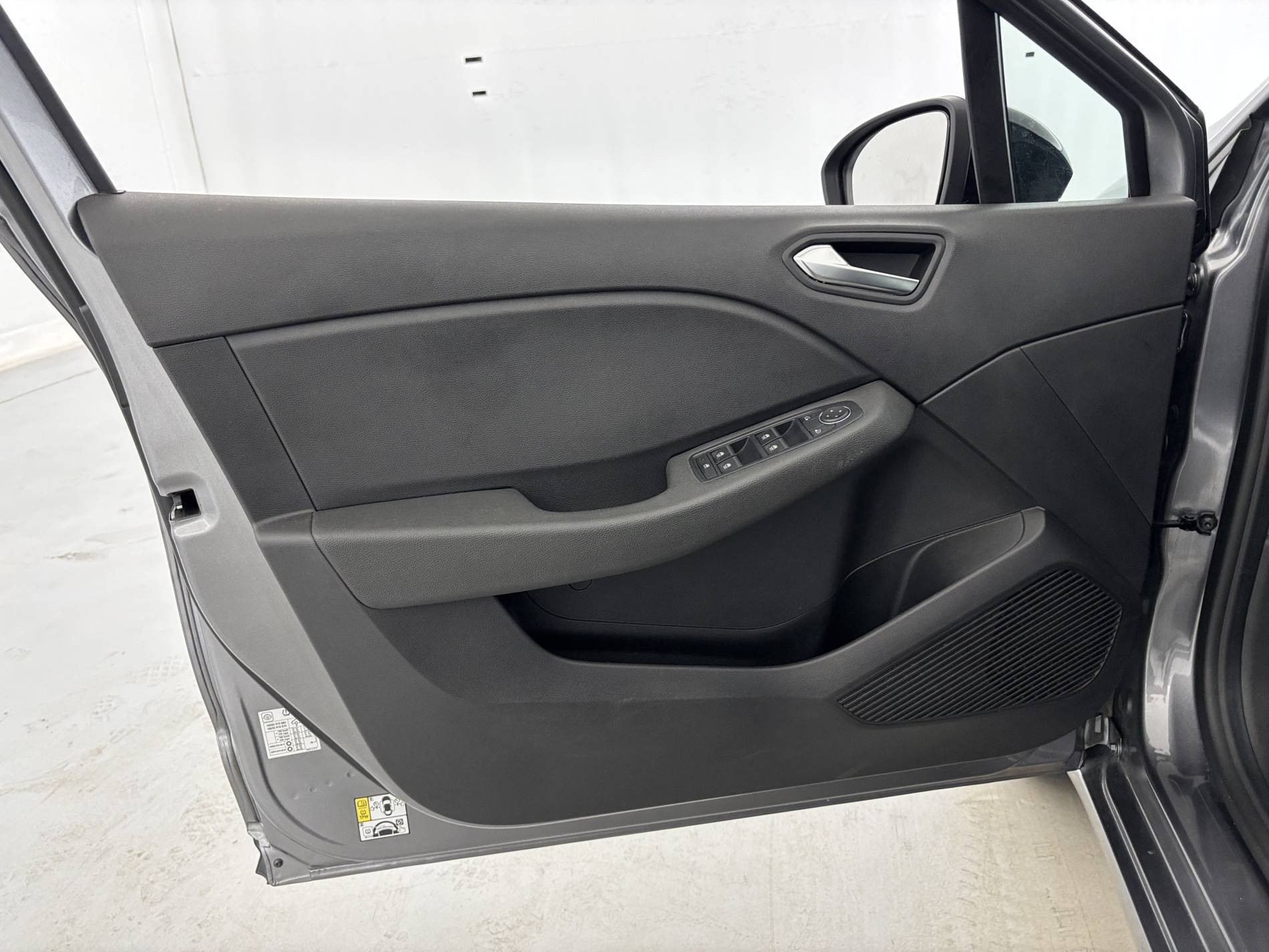 Vente en ligne Renault Clio 5 Clio Blue dCi 100 ch GSR2 au prix de 18 390 €