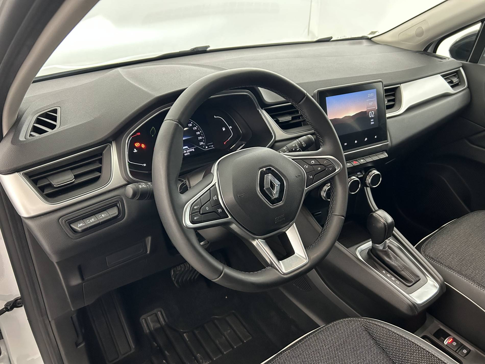 Vente en ligne Renault Captur  mild hybrid 160 EDC au prix de 19 990 €