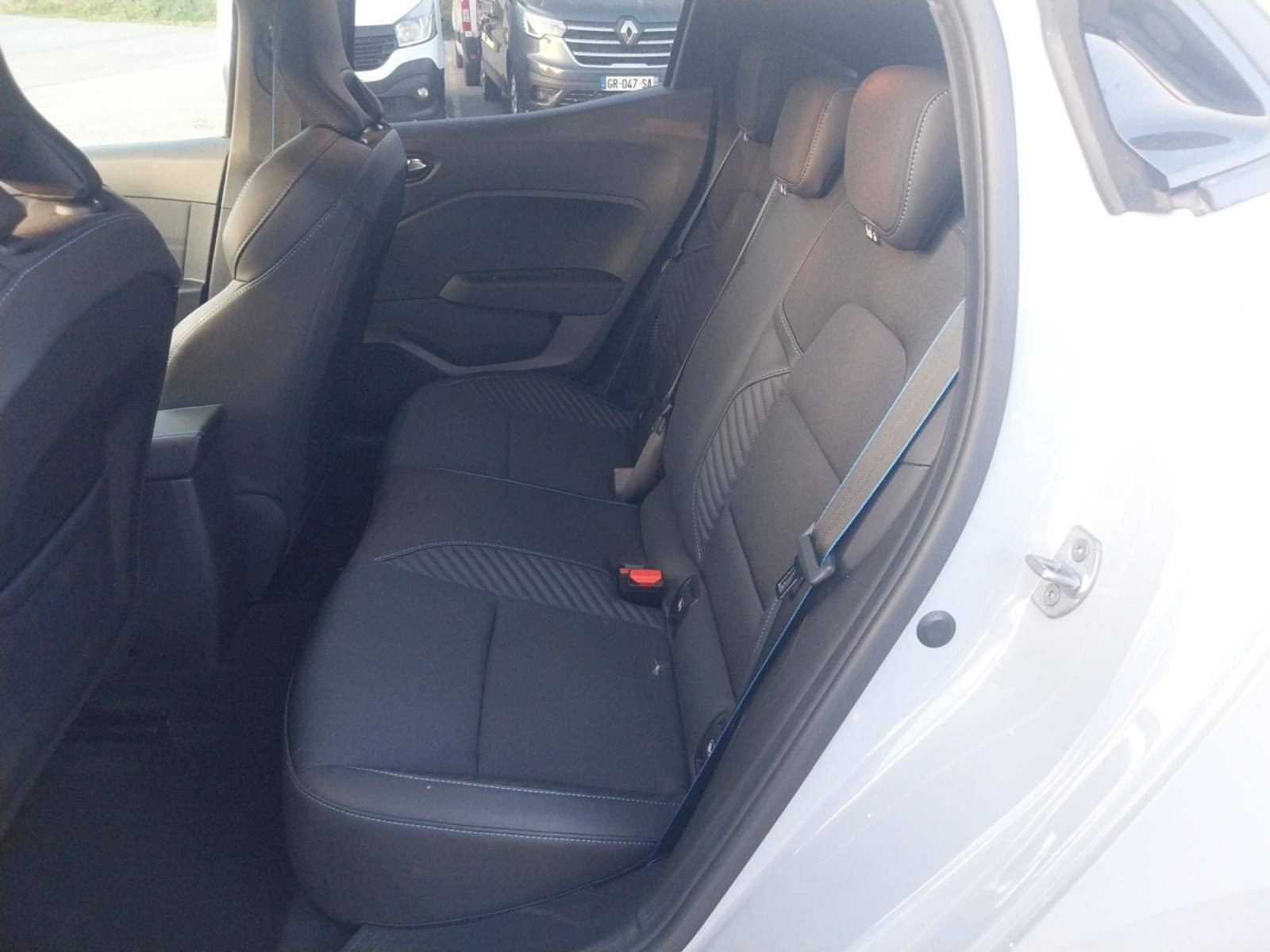 Vente en ligne Renault Clio 5 Clio E-Tech full hybrid 145 ch GSR2 au prix de 22 470 €