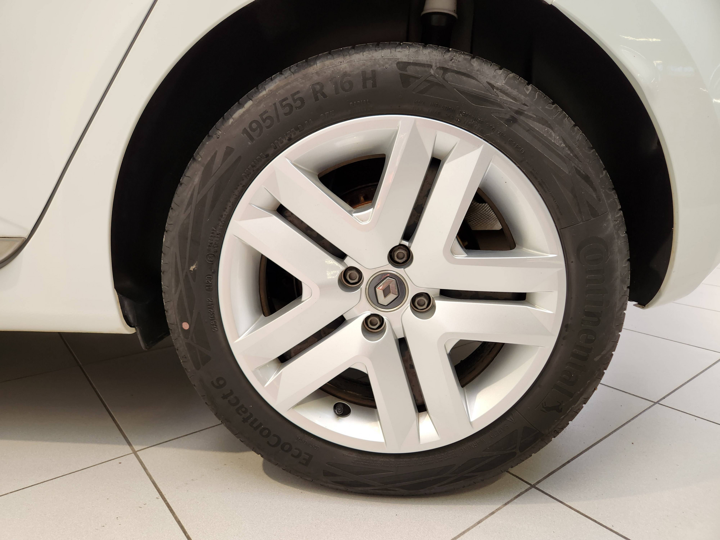 Vente en ligne Renault Clio 5 Clio Blue dCi 85 au prix de 14 390 €