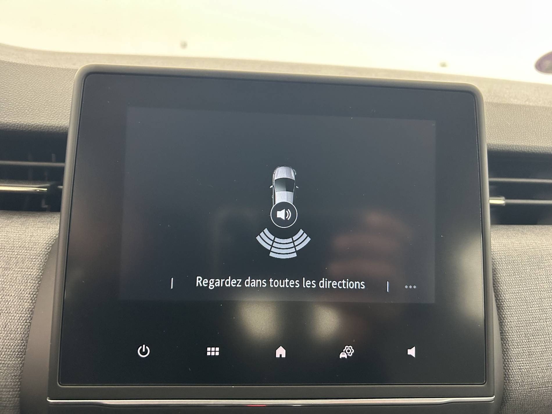 Vente en ligne Renault Clio 5 Clio E-Tech full hybrid 145 au prix de 17 990 €