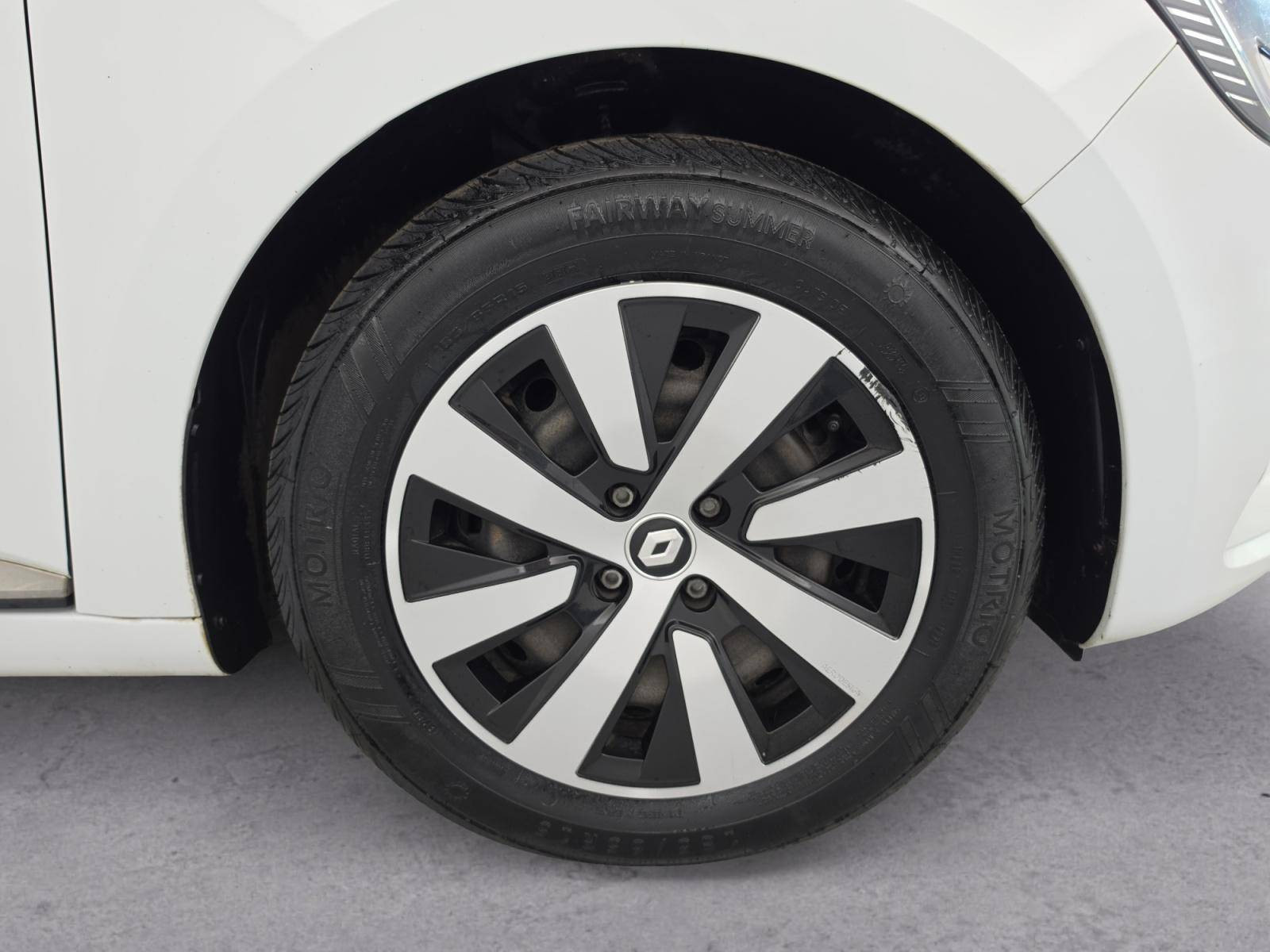 Vente en ligne Renault Clio 5 Clio TCe 90 au prix de 13 850 €