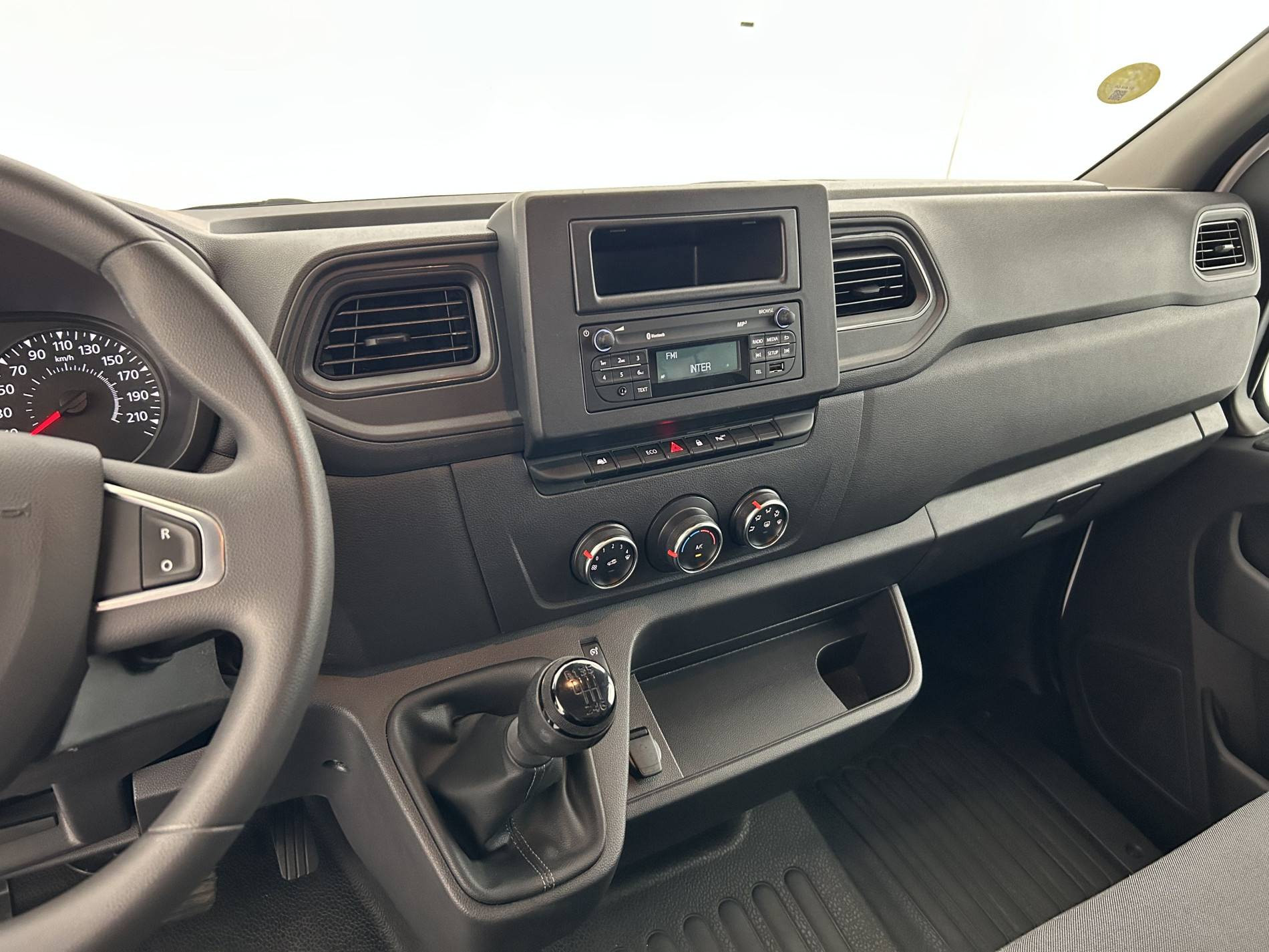 Vente en ligne Renault Master Fourgon MASTER FGN TRAC F3500 L2H2 BLUE DCI 135 au prix de 23 590 €