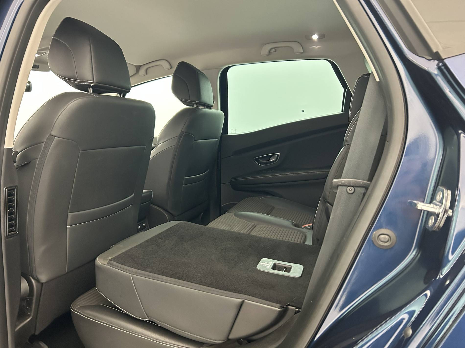 Vente en ligne Renault Scenic 4 Scenic Blue dCi 120 au prix de 16 390 €