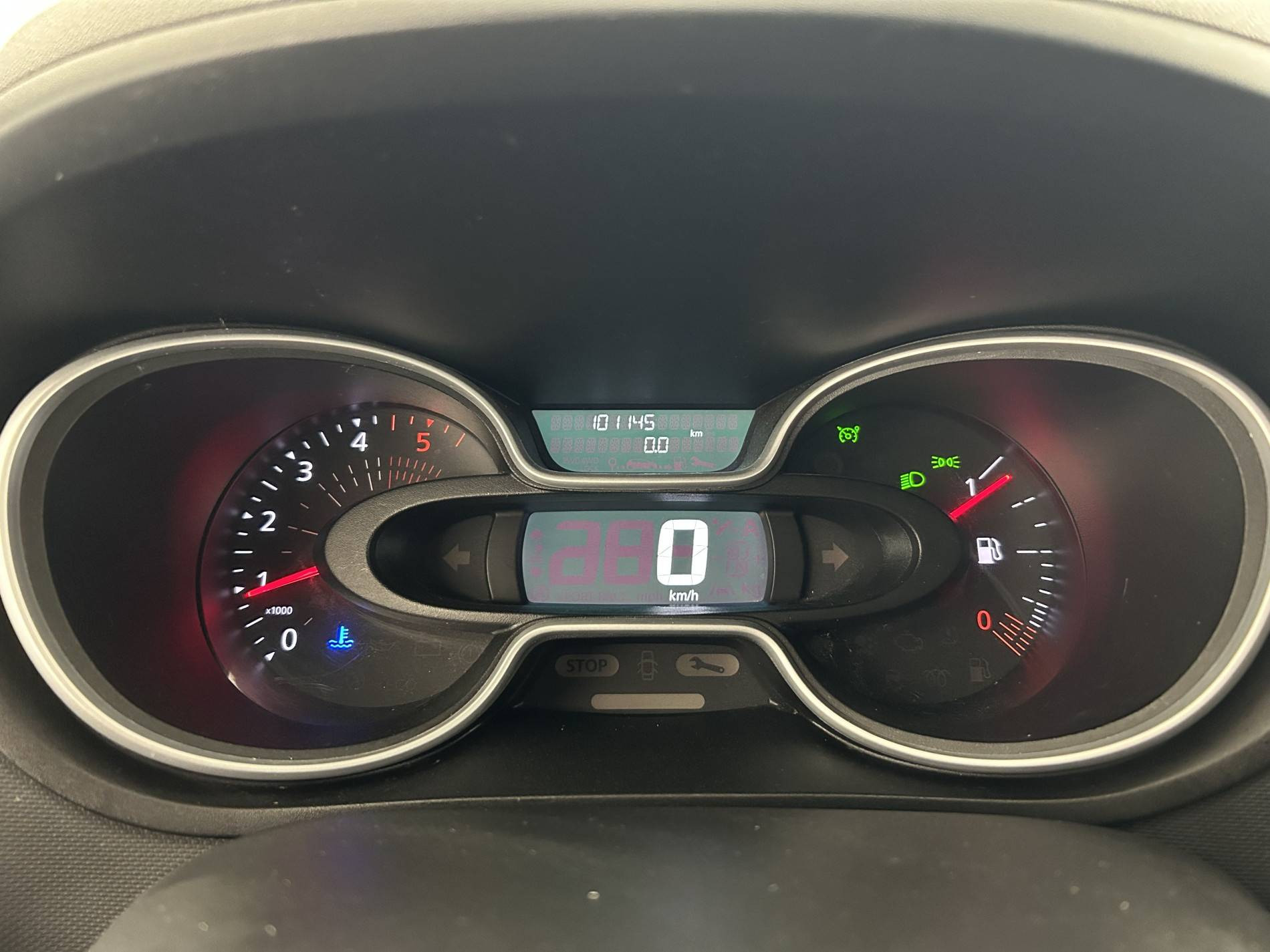 Vente en ligne Renault Trafic 3 Fourgon TRAFIC FGN L2H1 1300 KG DCI 120 au prix de 18 490 €