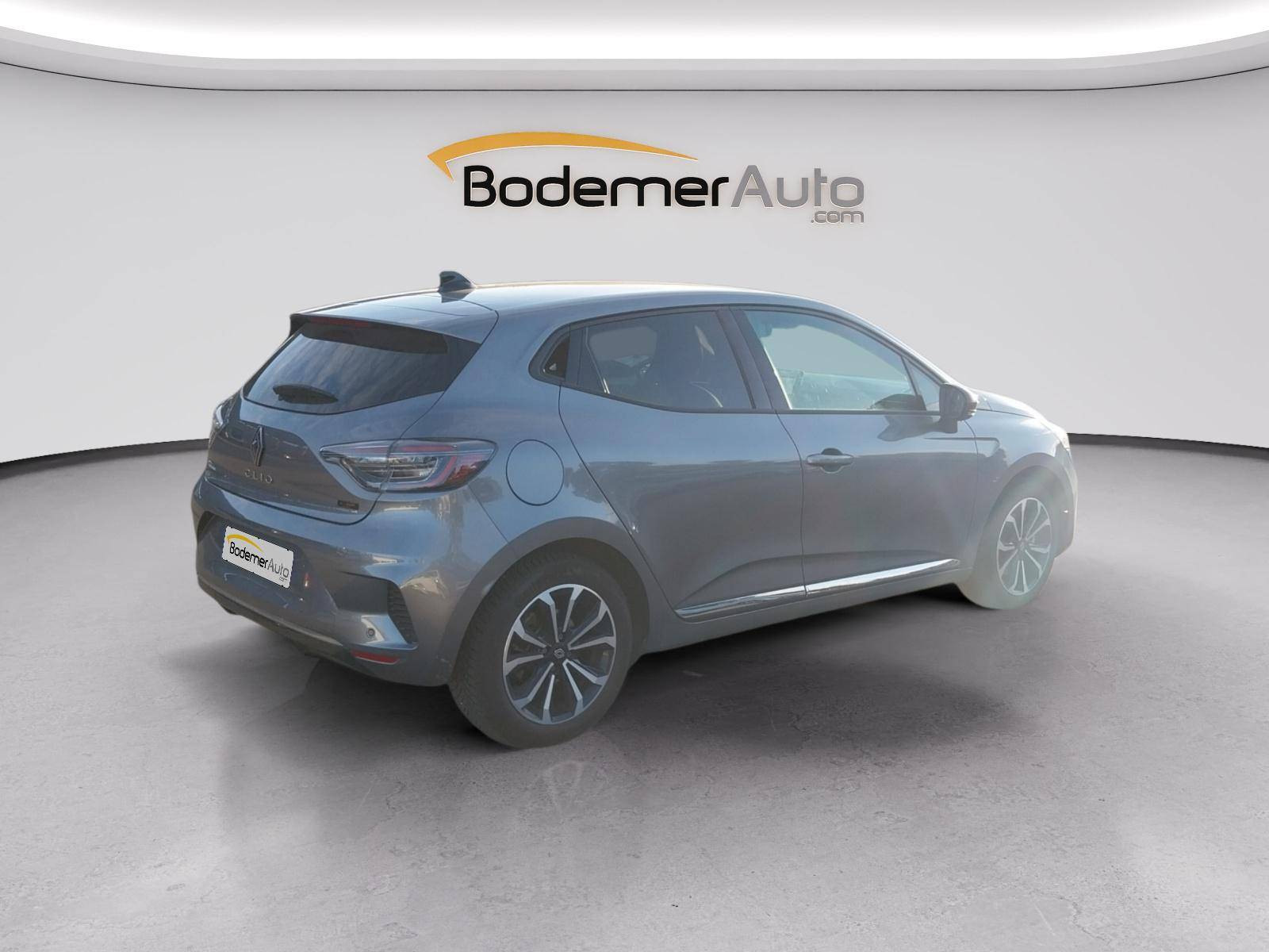 Vente en ligne Renault Clio 5 Clio E-Tech full hybrid 145 au prix de 17 590 €