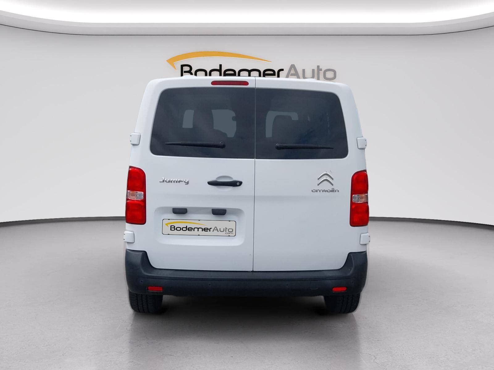 Vente en ligne Citroën Jumpy Combi Jumpy XS BlueHDi 120 S&S BVM6 au prix de 22 890 €