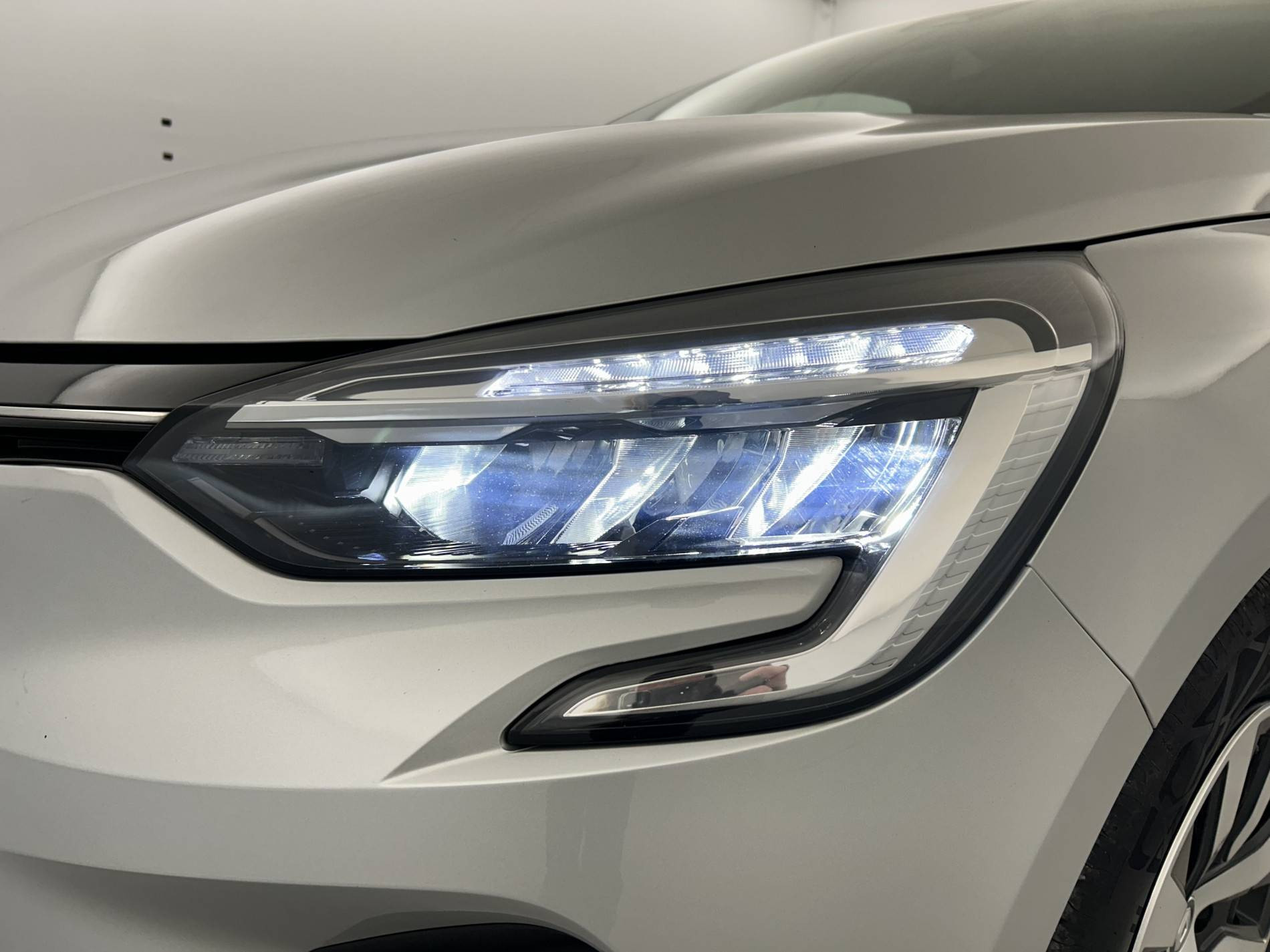 Vente en ligne Renault Clio 5 Clio TCe 90 au prix de 14 990 €