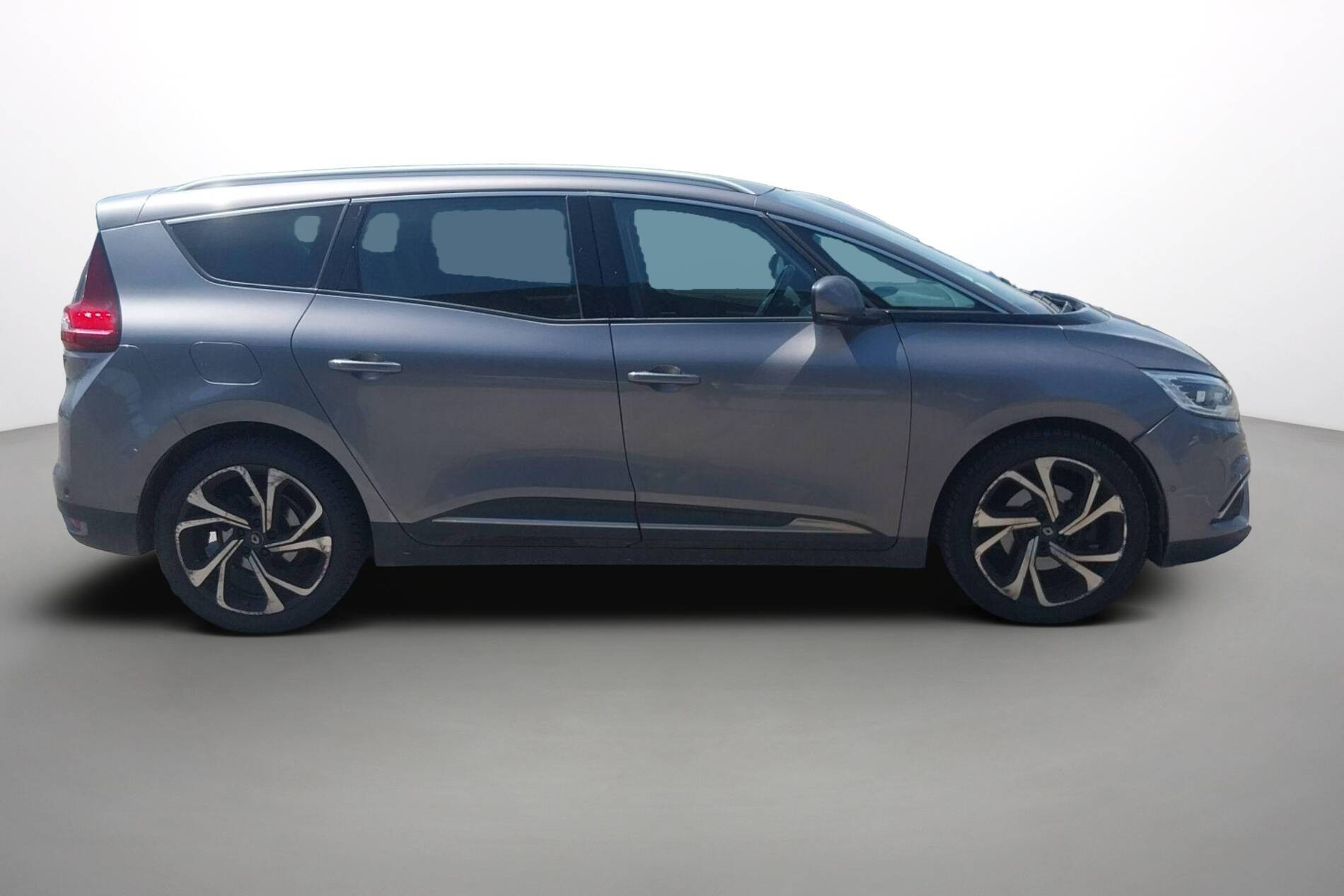 Vente en ligne Renault Grand Scenic 4 Grand Scenic Blue dCi 150 EDC au prix de 16 490 €