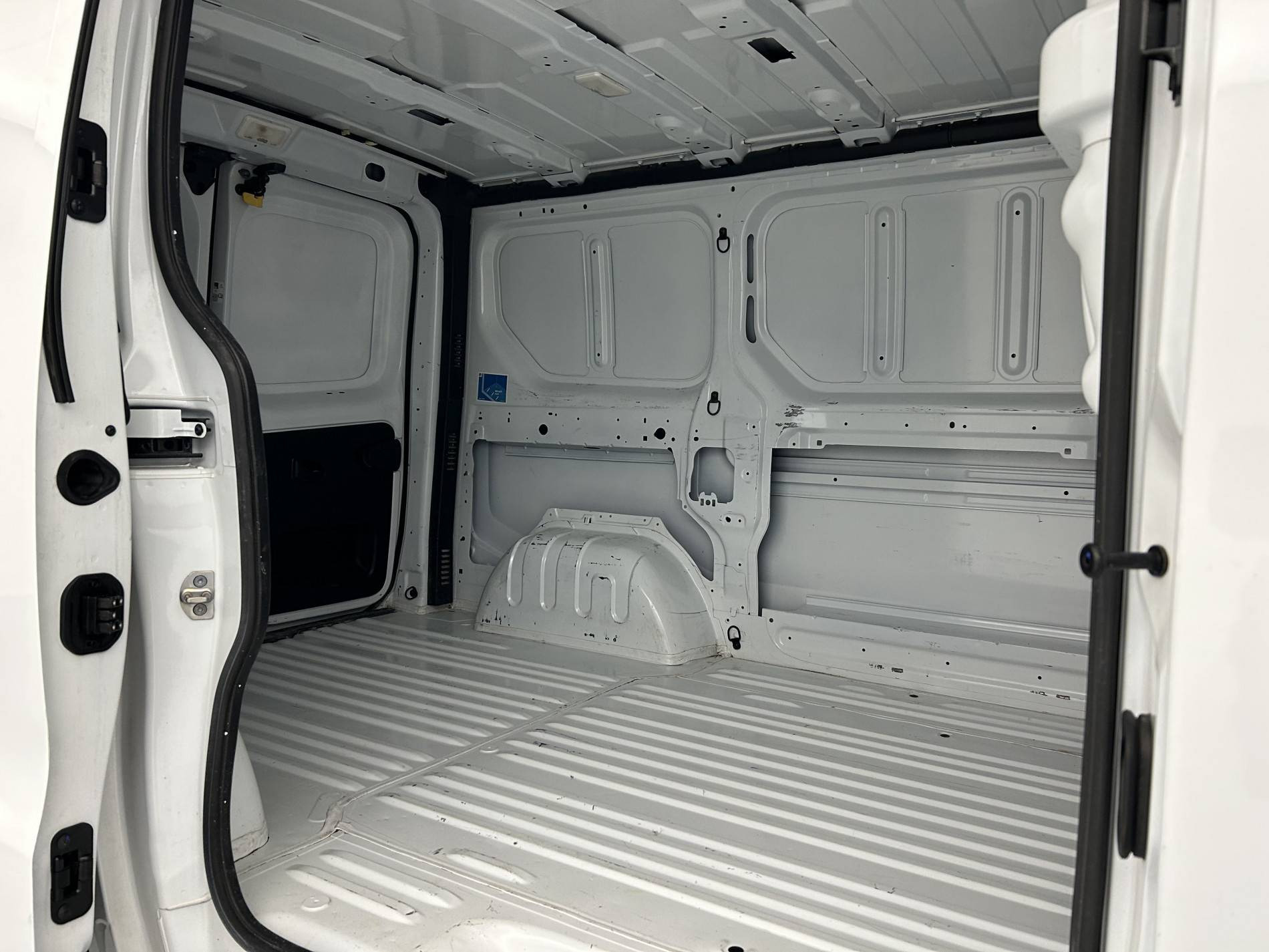 Vente en ligne Renault Trafic 3 Fourgon TRAFIC FGN L1H1 2800 KG BLUE DCI 130 au prix de 19 490 €