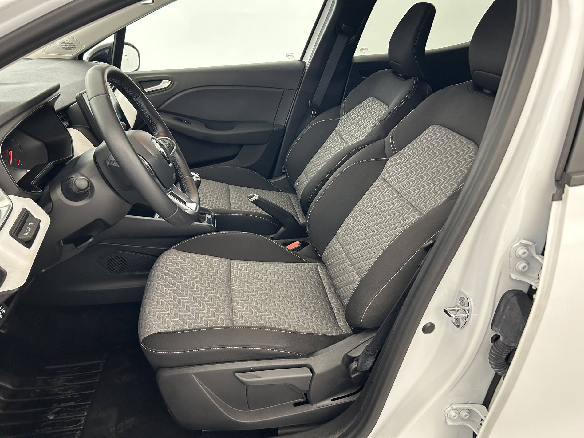 Vente en ligne Renault Clio 5 Clio TCe 100 GPL au prix de 13 690 €